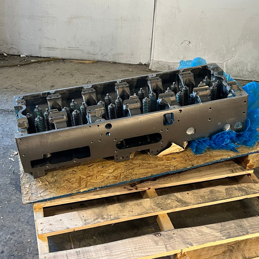 GENUINE CUMMIS Recon Cylinder Head Sz 41" x 15" x 9.5" Steel ISX/QSX15 - 5658287PX
