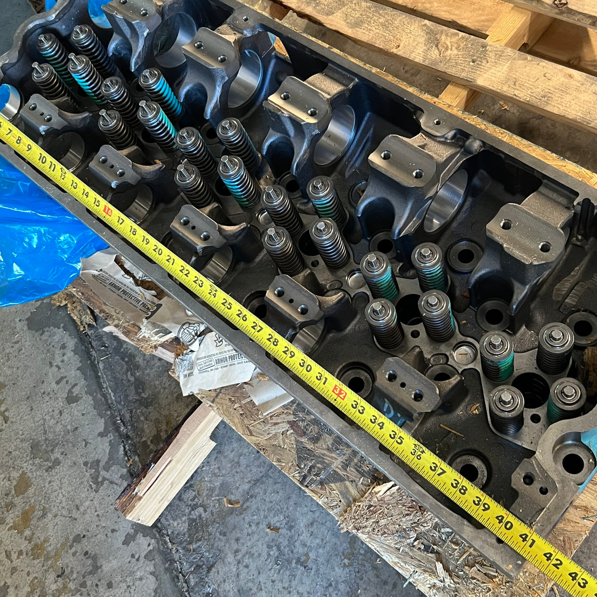 GENUINE CUMMIS Recon Cylinder Head Sz 41" x 15" x 9.5" Steel ISX/QSX15 - 5658287PX