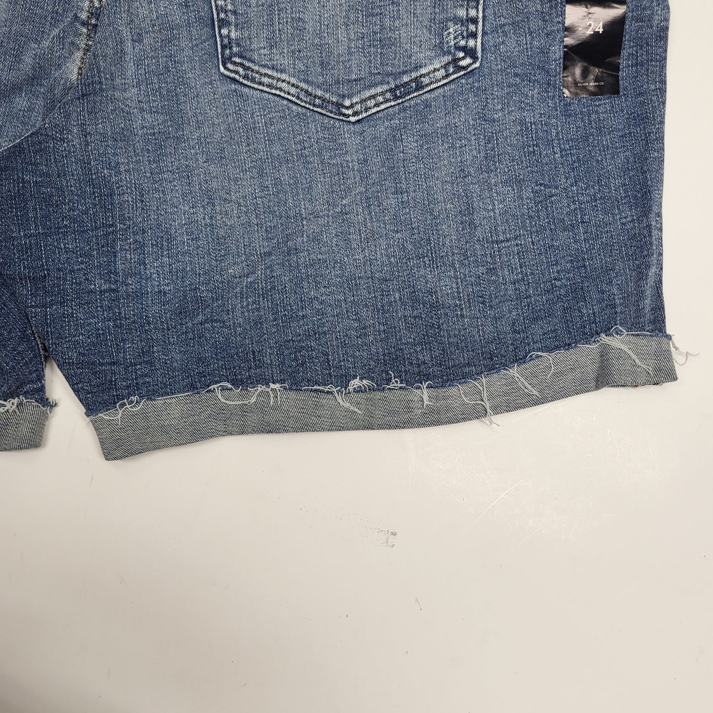 SILVER JEANS CO. Sure Thing Long Short High Rise Sz 24/7.5 Indigo W28517SCV258