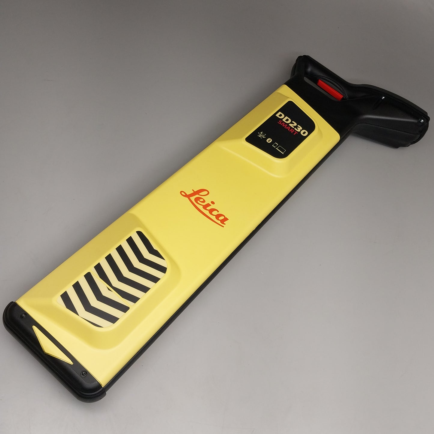 LEICA GEOSYSTEMS DD230 Leica Smart Utility Cable Locator 6011595 29½"x11" Yellow