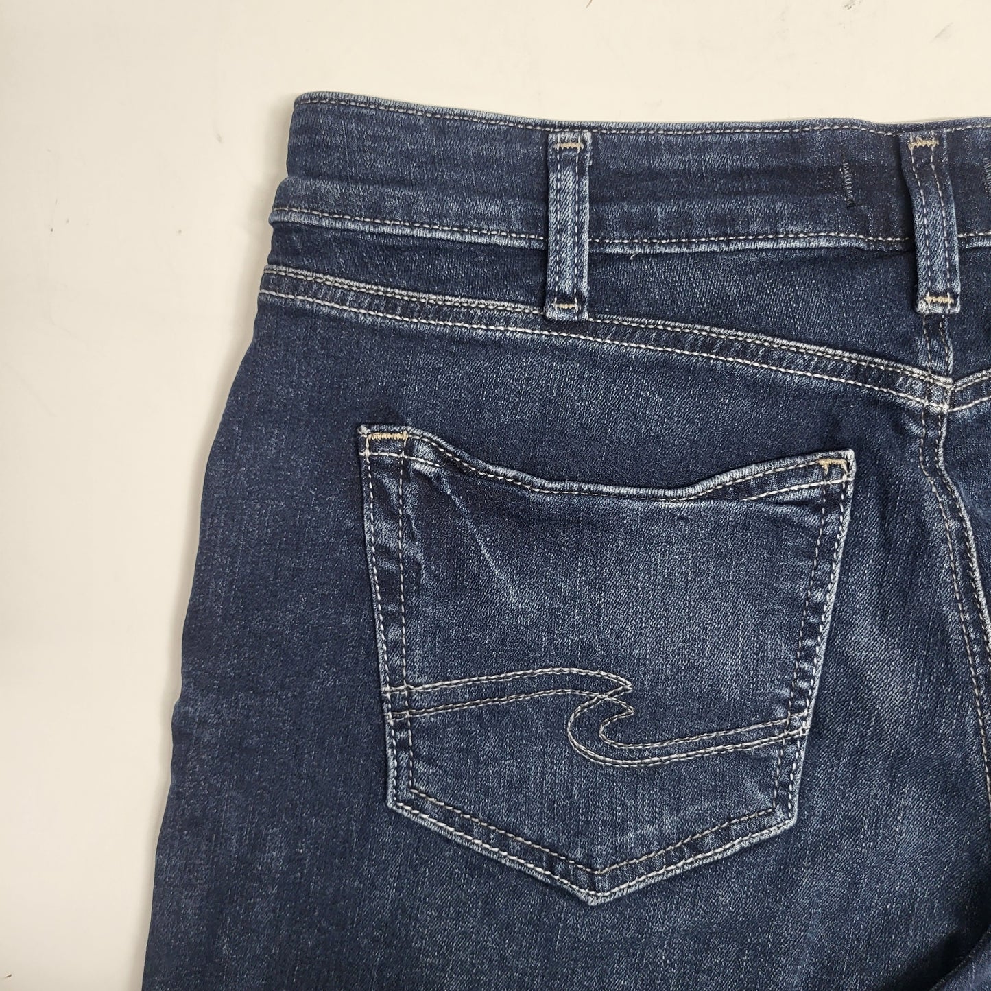 SILVER JEANS CO. Avery High Rise Eco Friendly Shorts Sz 32/4 Indigo L54912EPX435