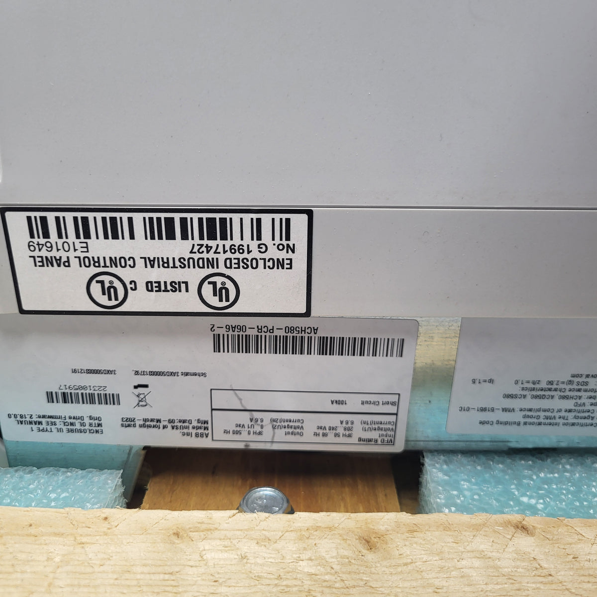 ABB Wall-mounted Variable Frequency Drive Hvacr  ACH580-01-06A6-2+P922