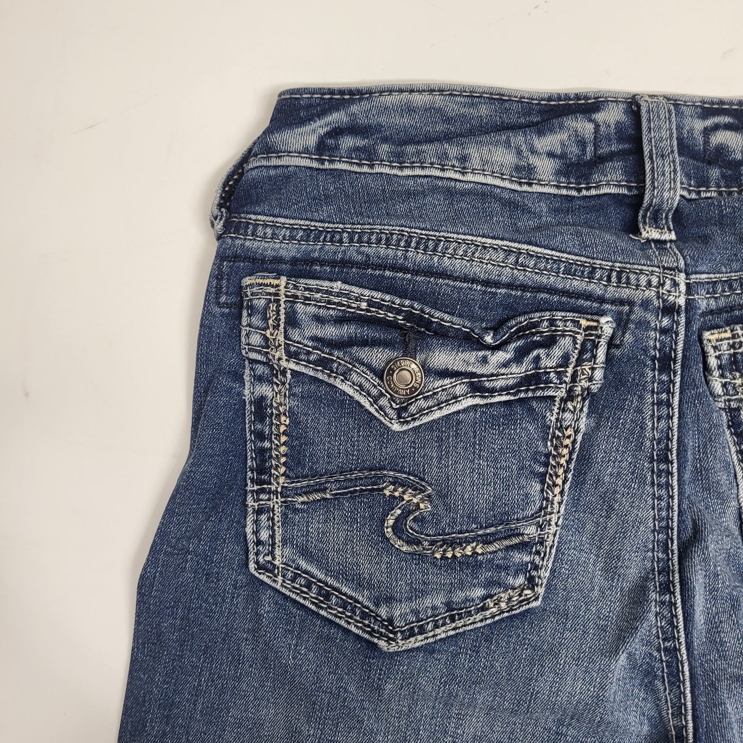 SILVER JEANS CO. Suki Curvy Fit Mid Rise 30th Anniversary Bootcut 29/31 Indigo