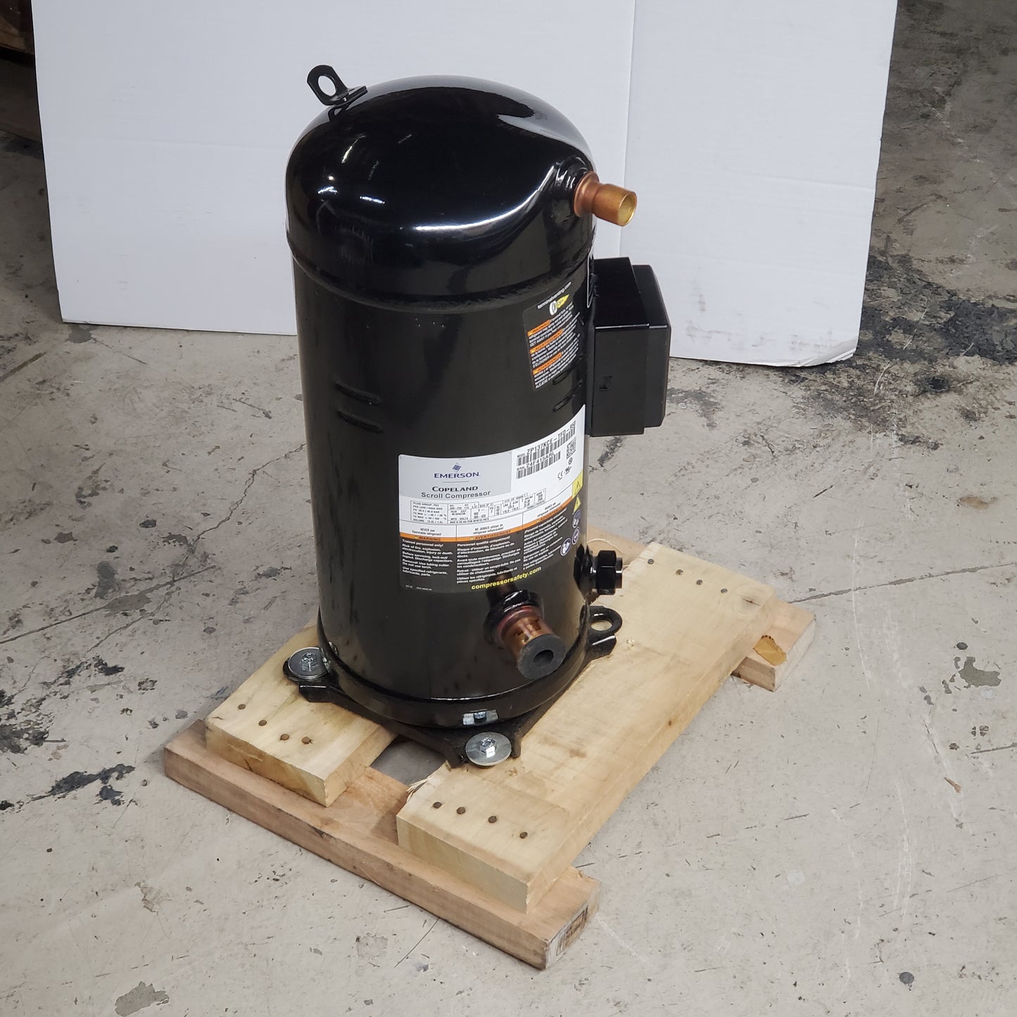EMERSON Copeland Scroll Compressor High Temp R410A 460v3ph 168,000btu ZP137KCETFD950