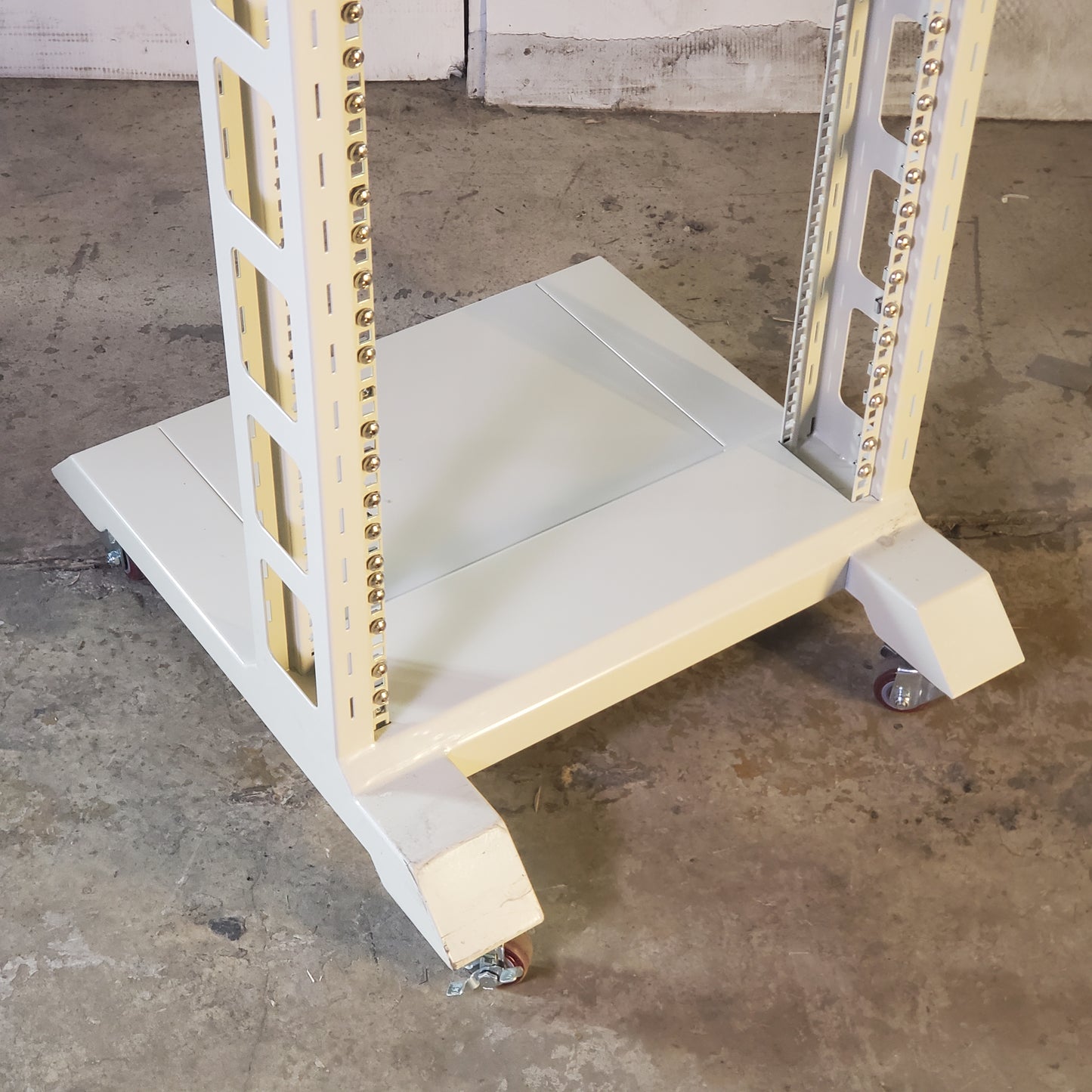 NEWARE Portable Rack For Holding Neware CT-4008T Series 71"Tx25.4"Dx21.8"W BR0237 (New-Other)