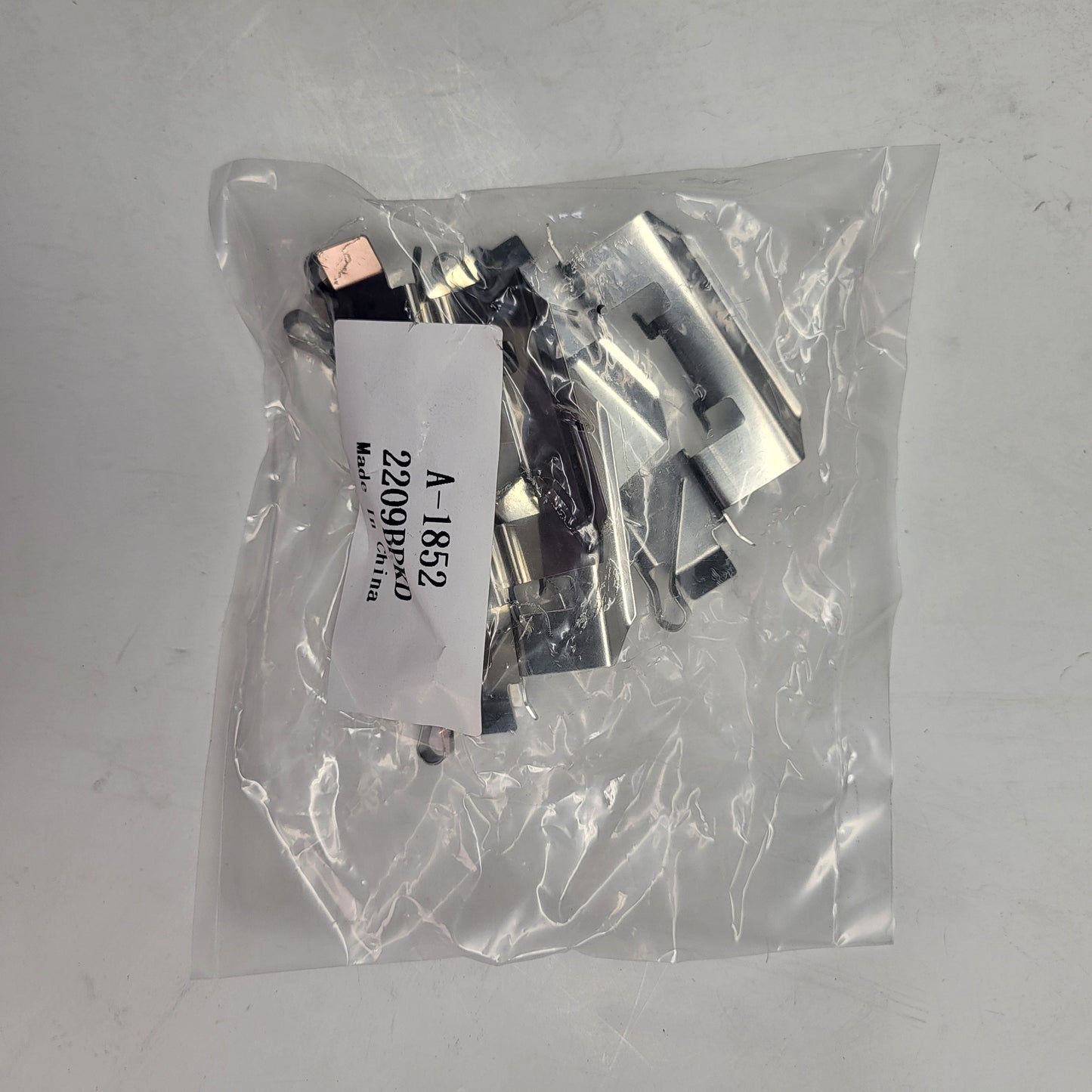 QUALITY-BUILT Ceramic Disc Brake Pad Set Black Front 1003-1852C