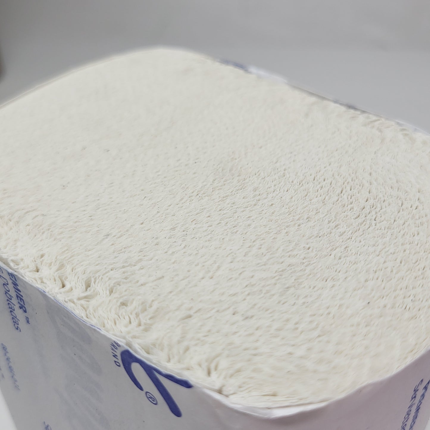 KLEENEX (25 PACK) Professional Premier Folded Towels  120 sheets each White