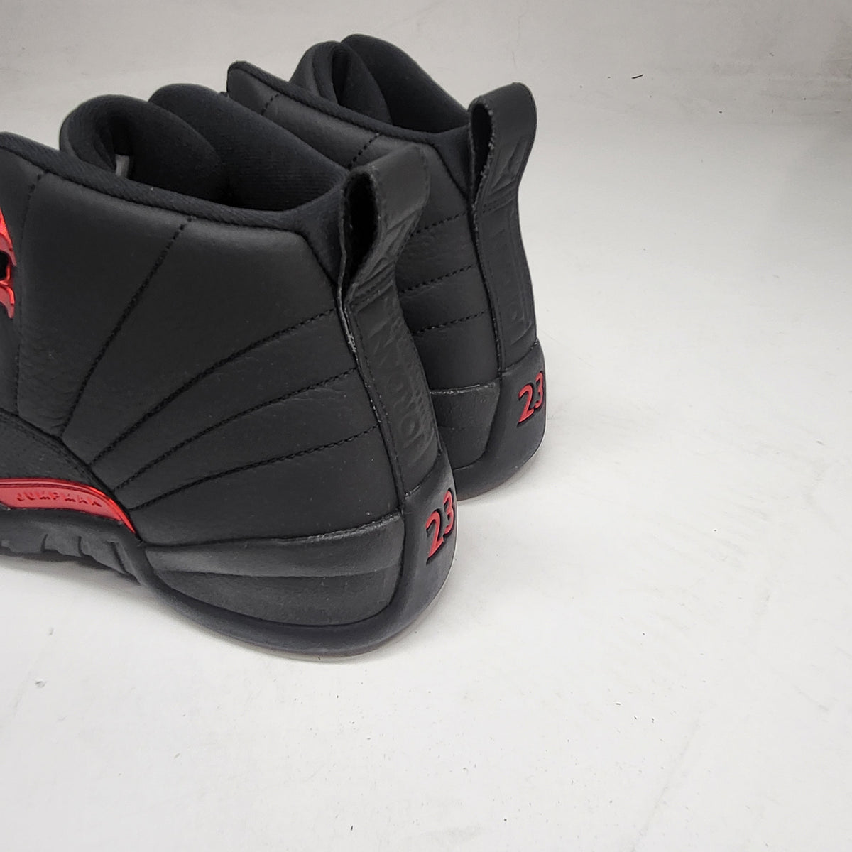 NIKE Air Jordan 12 Retro Bloodline Men's Sz 9.5 Black/Varsity Red CT8013-003