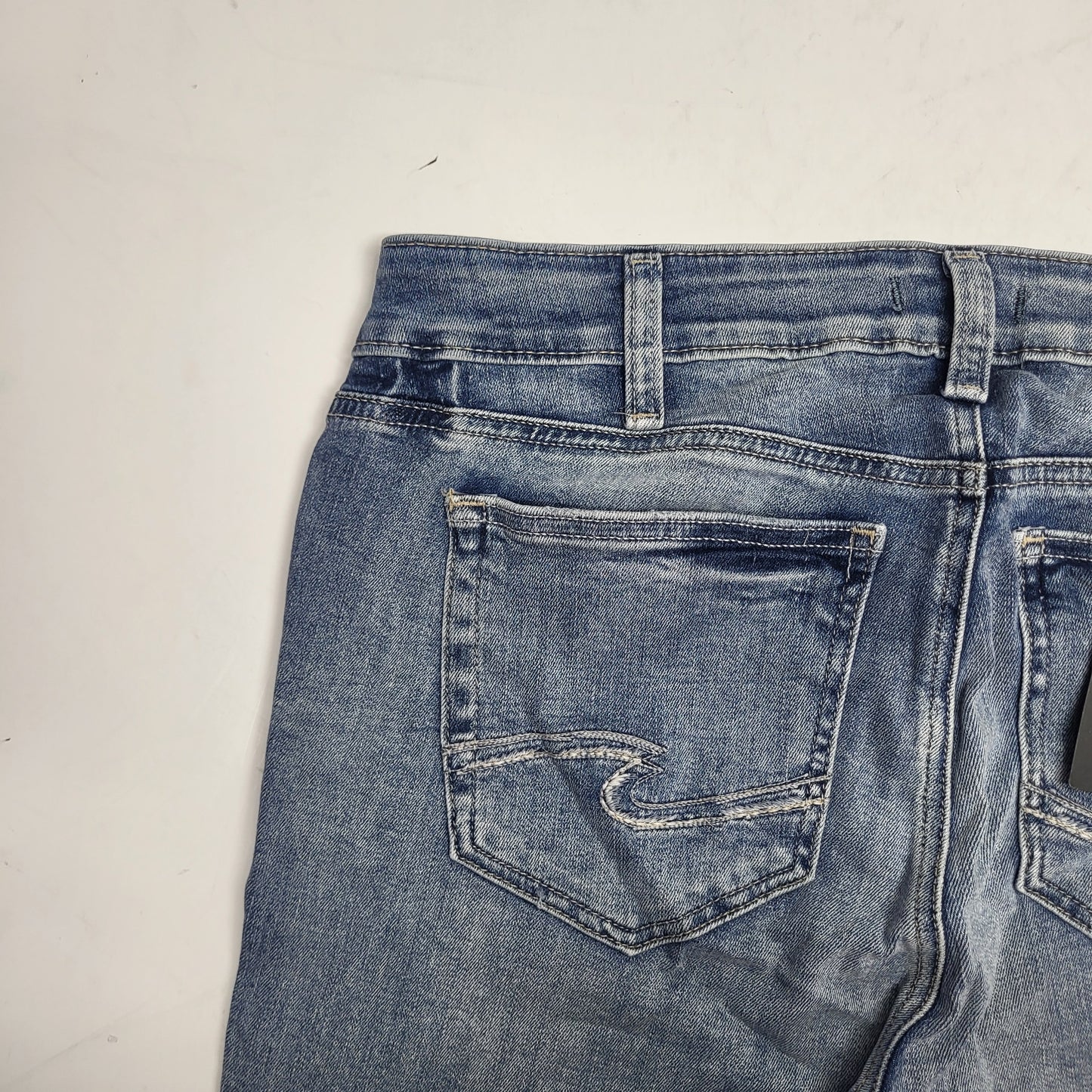 SILVER JEANS CO. Elyse Mid Rise Skinny Leg Sz 33/29 Light Indigo L03116EPX291