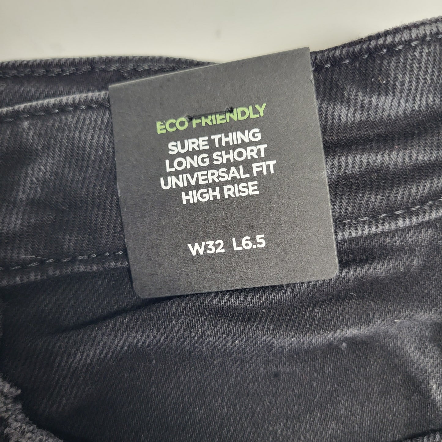 SILVER JEANS CO. Sure Thing Long Short Eco Friendly Sz 32/6.5 Black L28517BOA528