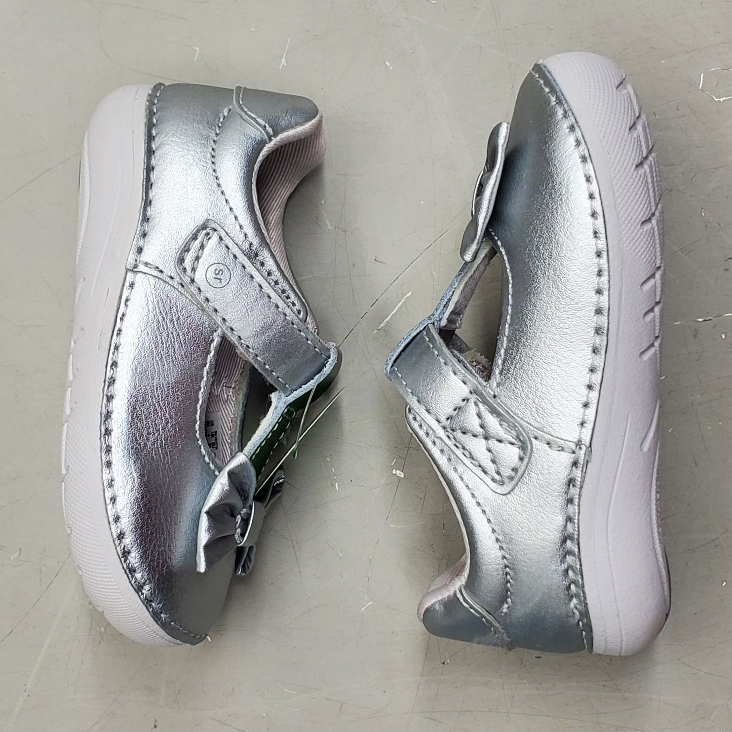 STRIDE RITE Sm Ashtyn Dress Shoes Toddler SZ 5M Silver BG036302