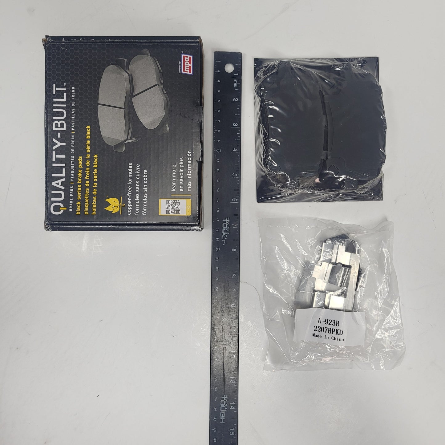 QUALITY-BUILT Ceramic Disc Brake Pad Set Black Front 1003-0923C