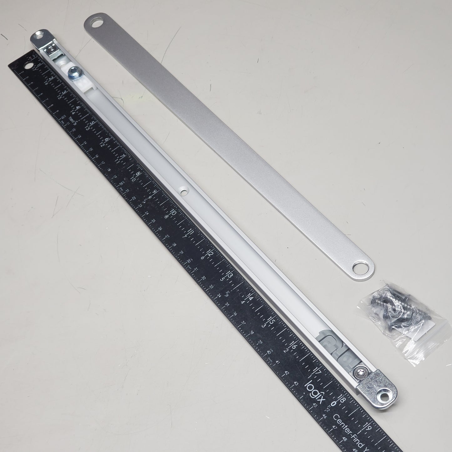ASSA ABLOY Concealed Guide Rail 20 mm Silver G892