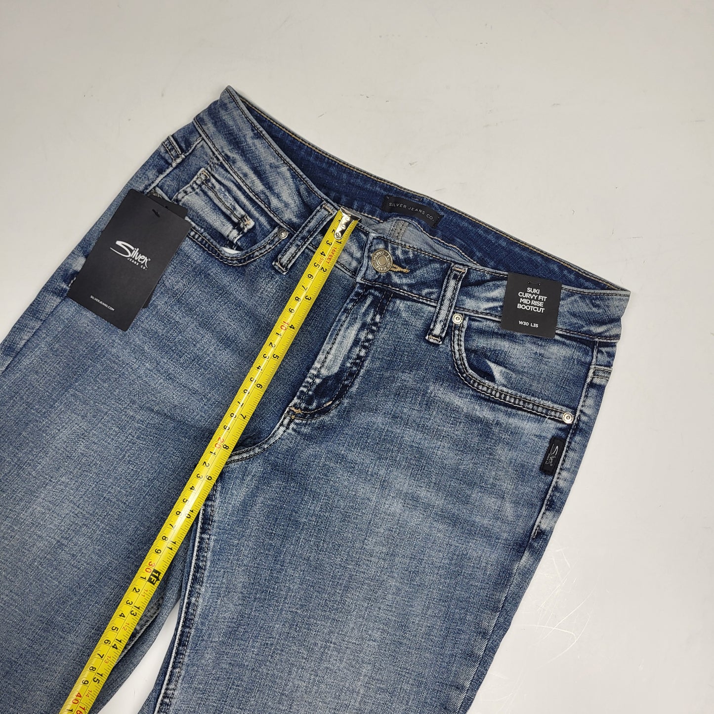 SILVER JEANS CO. Suki Curvy Fit Mid Rise Bootcut 30/35 Light Indigo L93719EDK261