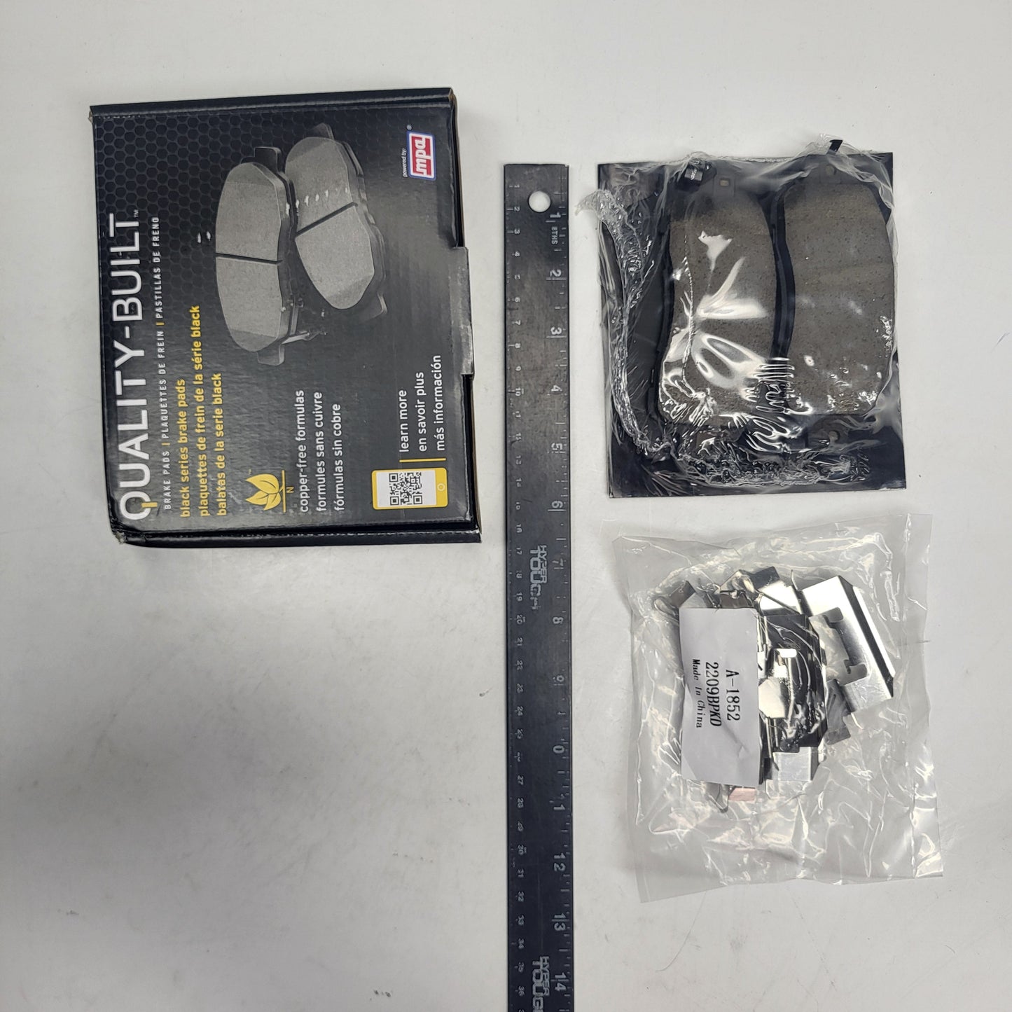 QUALITY-BUILT Ceramic Disc Brake Pad Set Black Front 1003-1852C