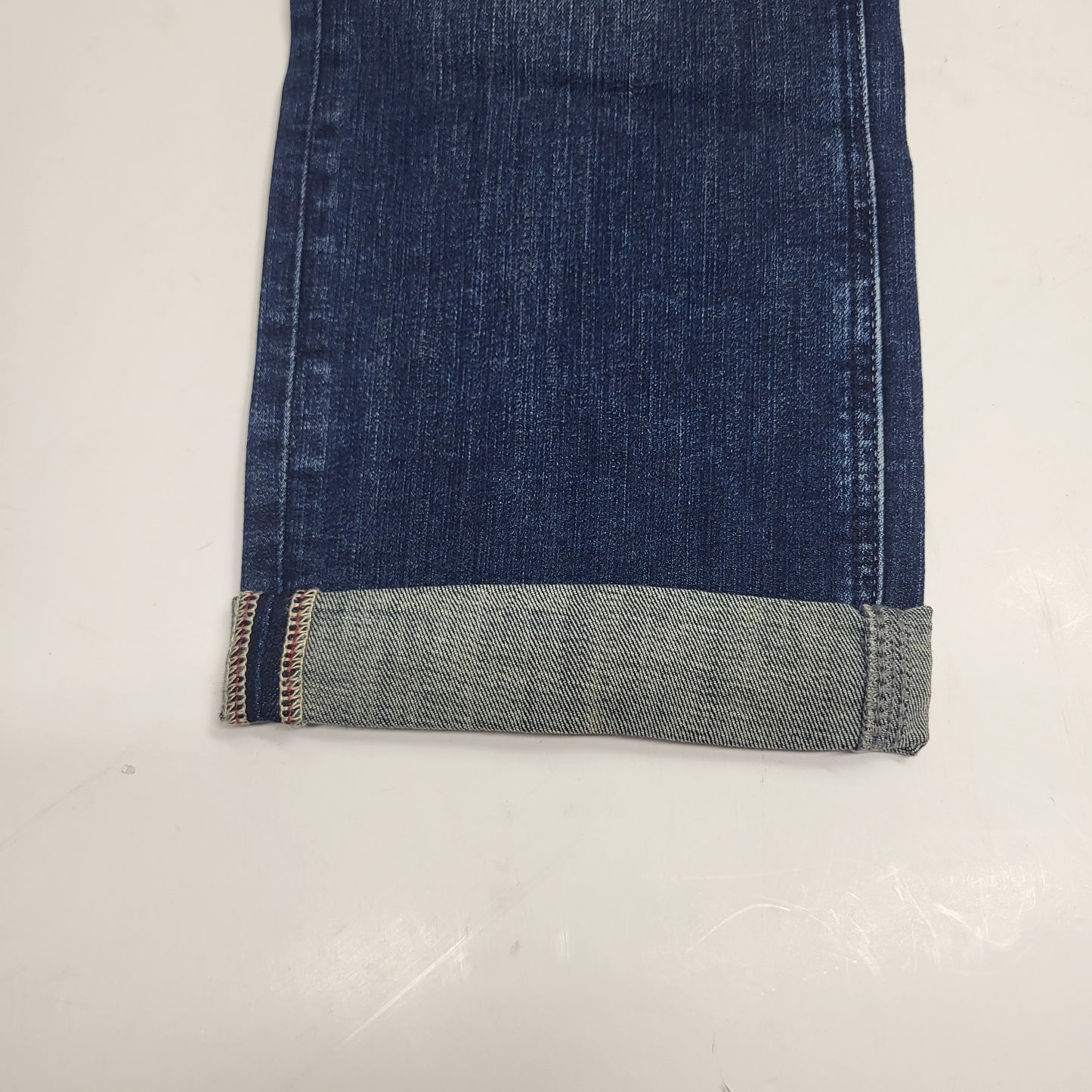 SILVER JEANS CO Suki Curvy Fit Mid Rise Capri Sz 25/23.5 Indigo L43916SCV389