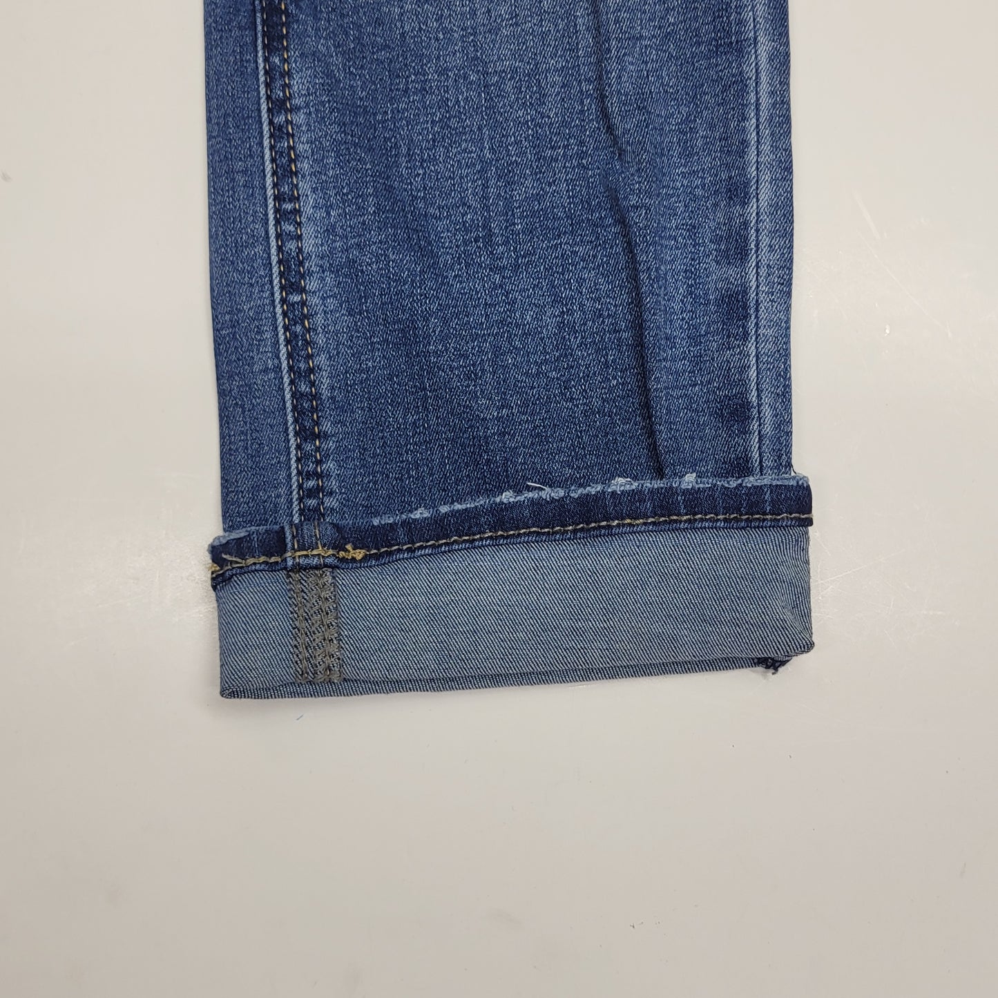 SILVER JEANS CO. Suki Mid Rise Capri Women's Sz 27/23.5 Indigo L43920ecf252