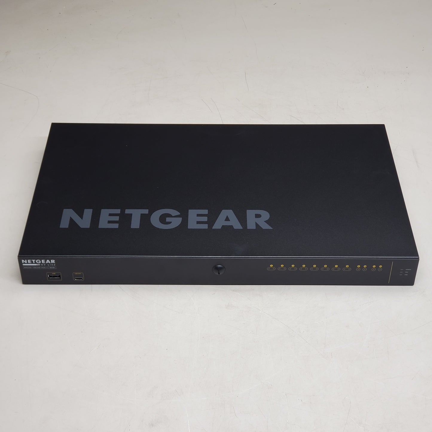 NETGEAR AV Line Managed Gigabit Switch 12 Port M4250-10G2XF-POE++ (Open Box)