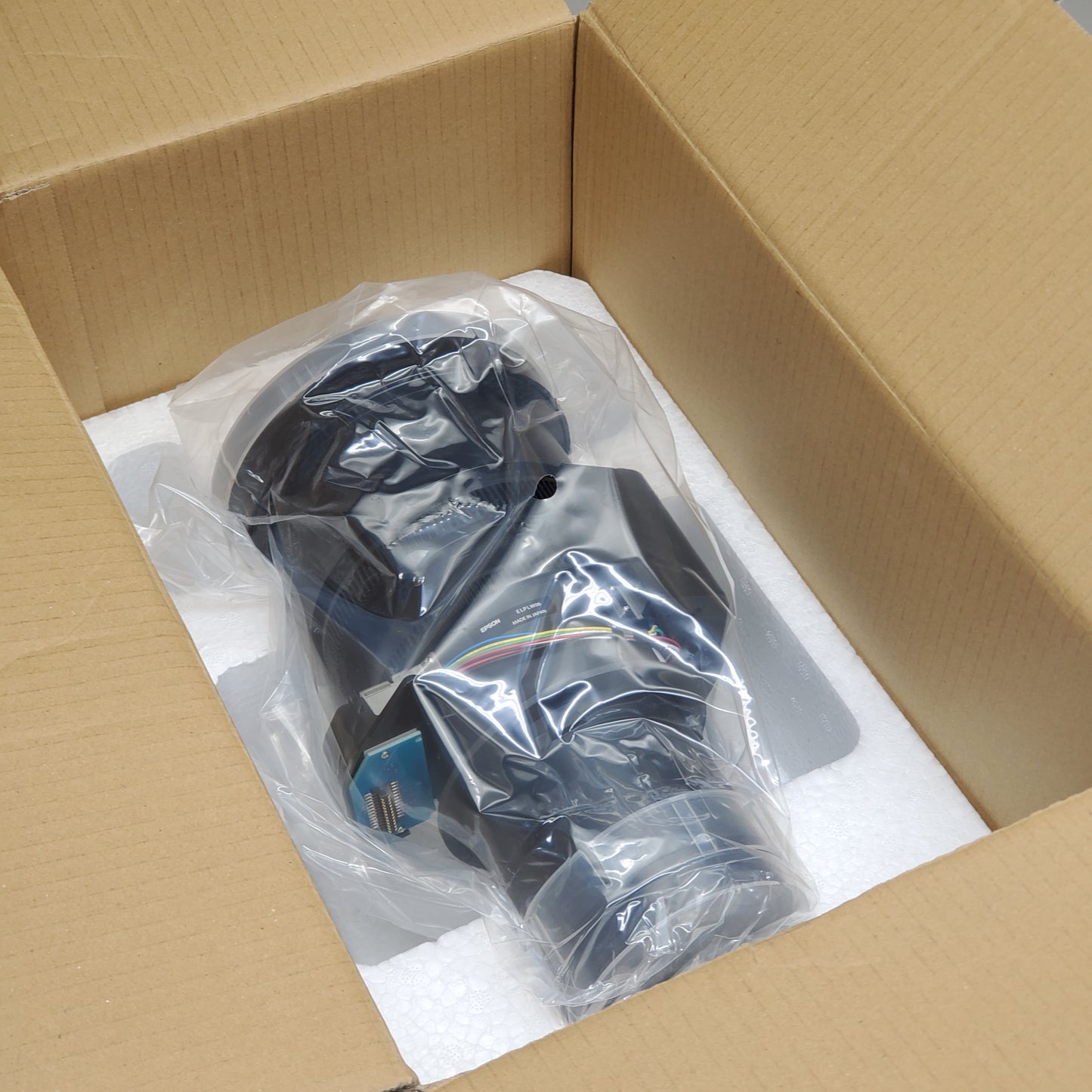 EPSON Wide Short Throw Projector Zoom Lens Elplw06 V12H004W06