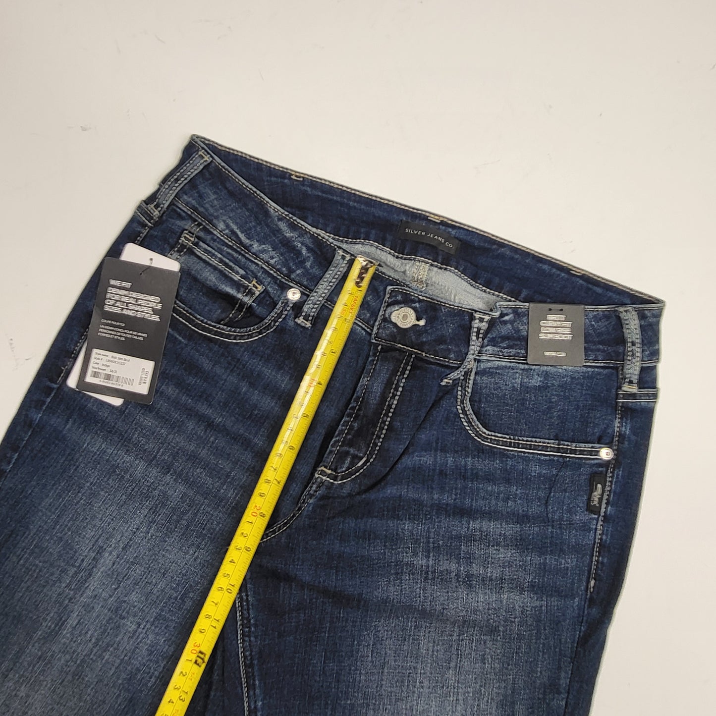 SILVER JEANS CO. Britt Curvy Fit Low Rise Slim Boot Sz 34/31 Indigo L90601CVS337