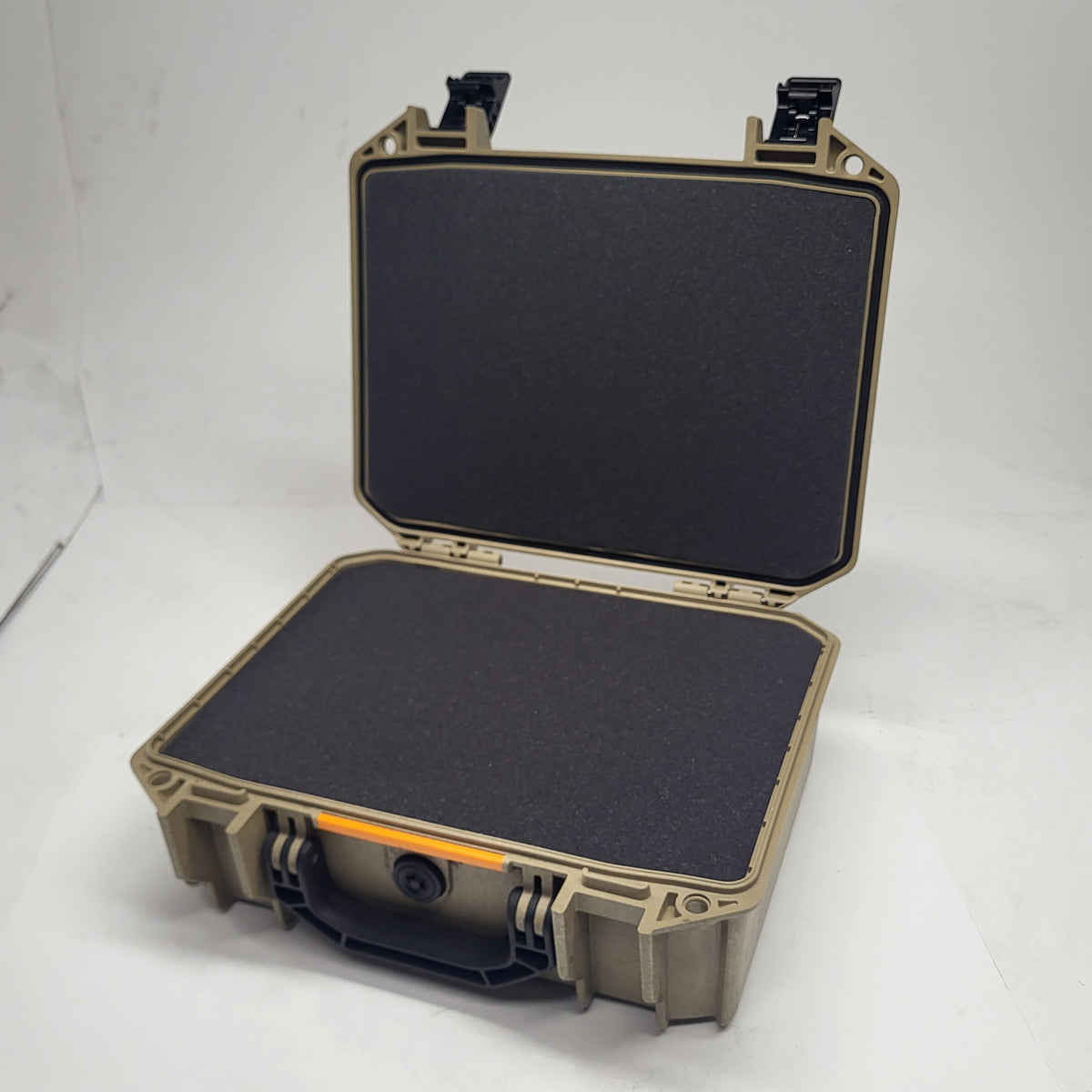 PELICAN  Vault Equipment Case W/ Foam Insert Crushproof Tan VCV200-002-TAN