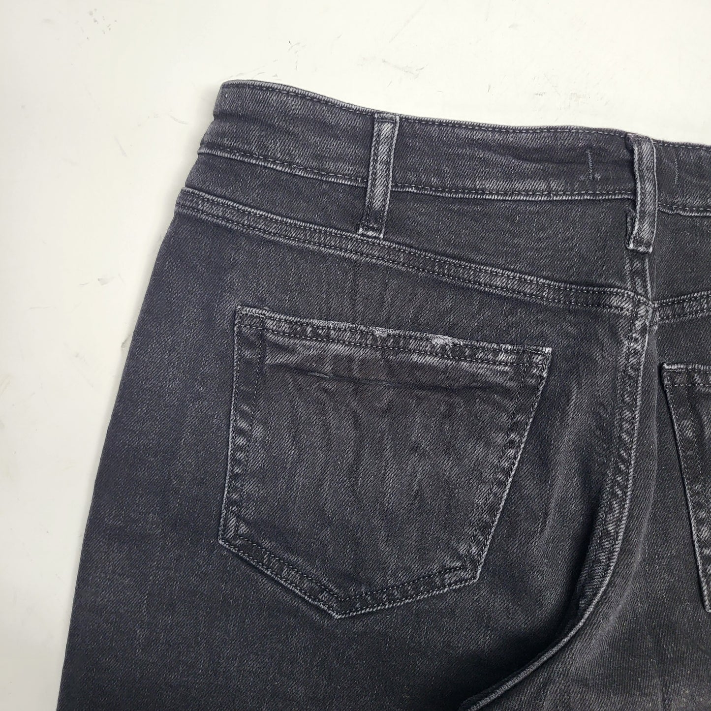 SILVER JEANS CO. Sure Thing Long Short Eco Friendly Sz 32/6.5 Black L28517BOA528