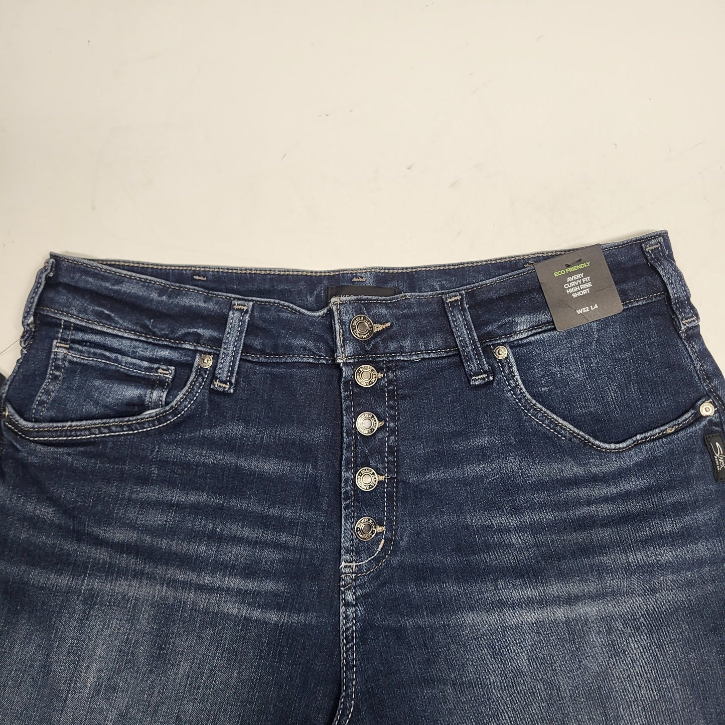 SILVER JEANS CO. Avery High Rise Eco Friendly Shorts Sz 32/4 Indigo L54912EPX435
