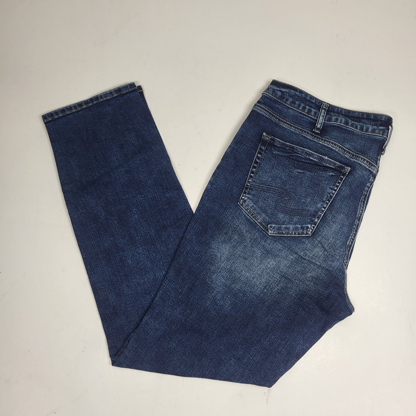 SILVER JEANS CO. Suki Curvy Fit Straight Leg Sz 18/33 Indigo W93413EGX434
