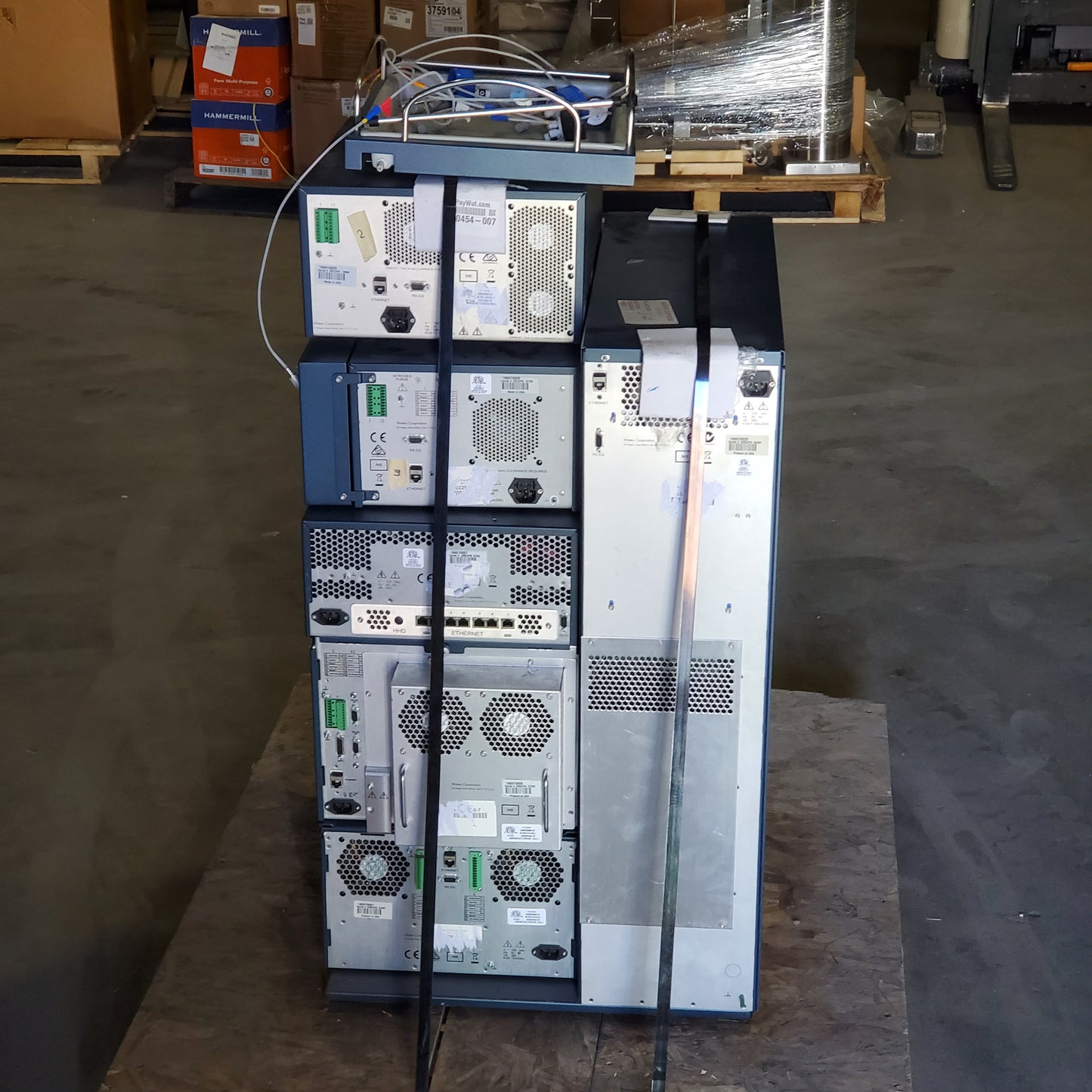 ACQIOTY Ultra Performance LC System W/ Sample Organizer, FLR & PDA Detectors, Column & Sample & Binary Solvent Managers (For Parts Or Not Working)