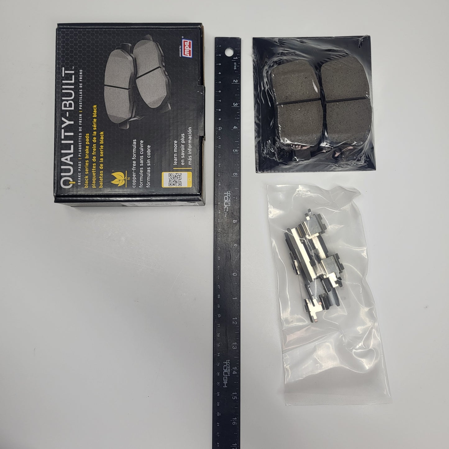 QUALITY-BUILT Ceramic Disc Brake Pad Set Black Front 1003-0822C