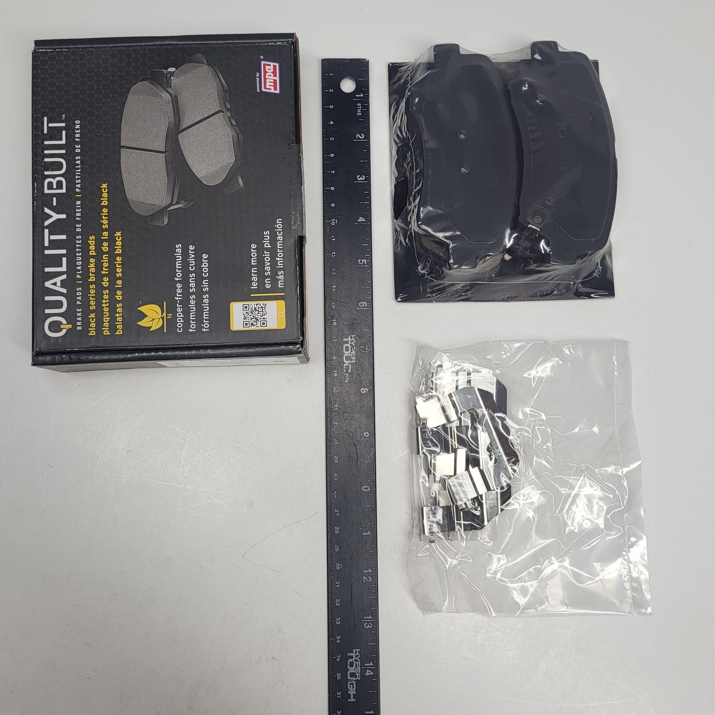 QUALITY-BUILT Ceramic Disc Brake Pad Set Black Front 1003-1543C