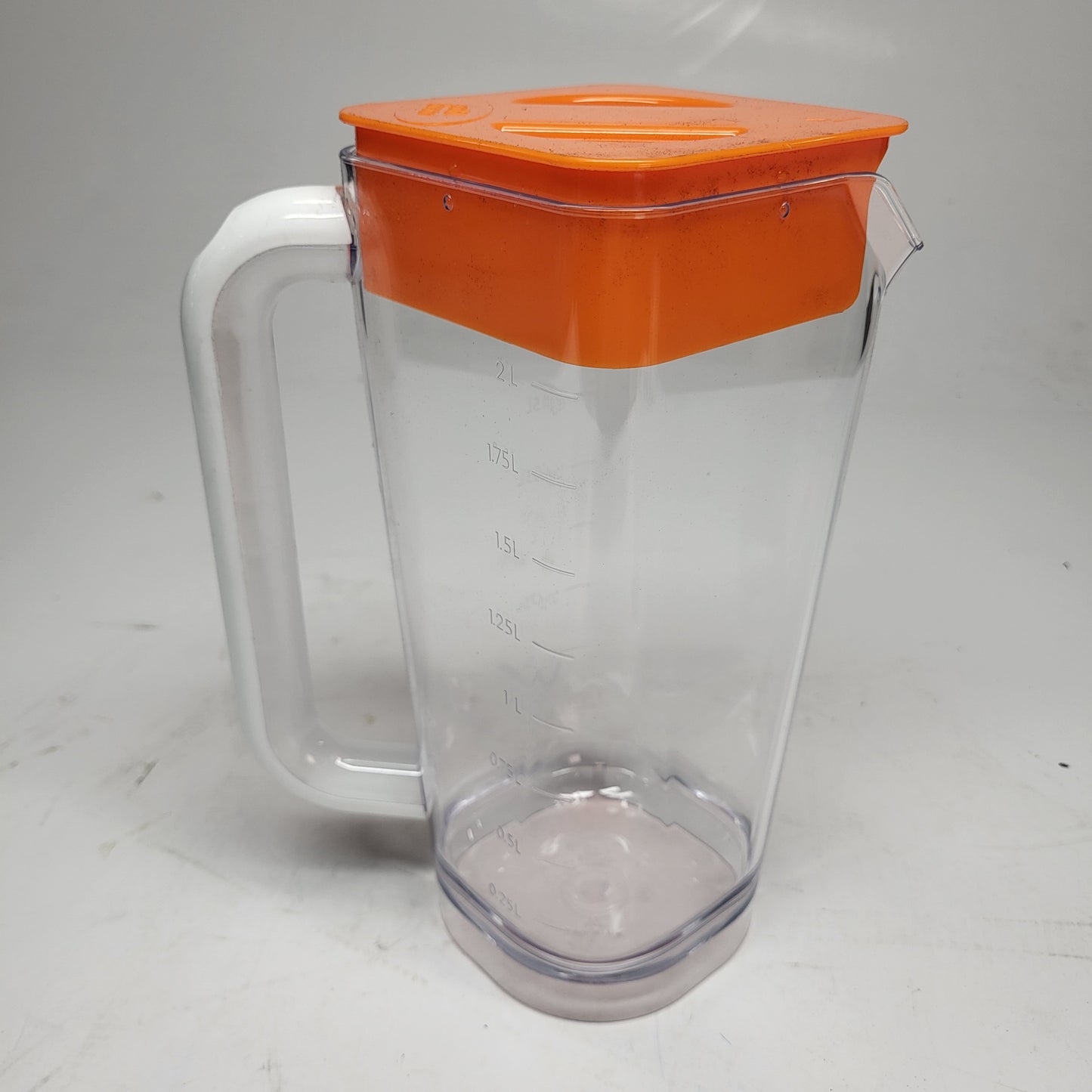 MAXPLUS Clear Plastic Beverage and Iced Coffee Pitcher W/ Orange Lid