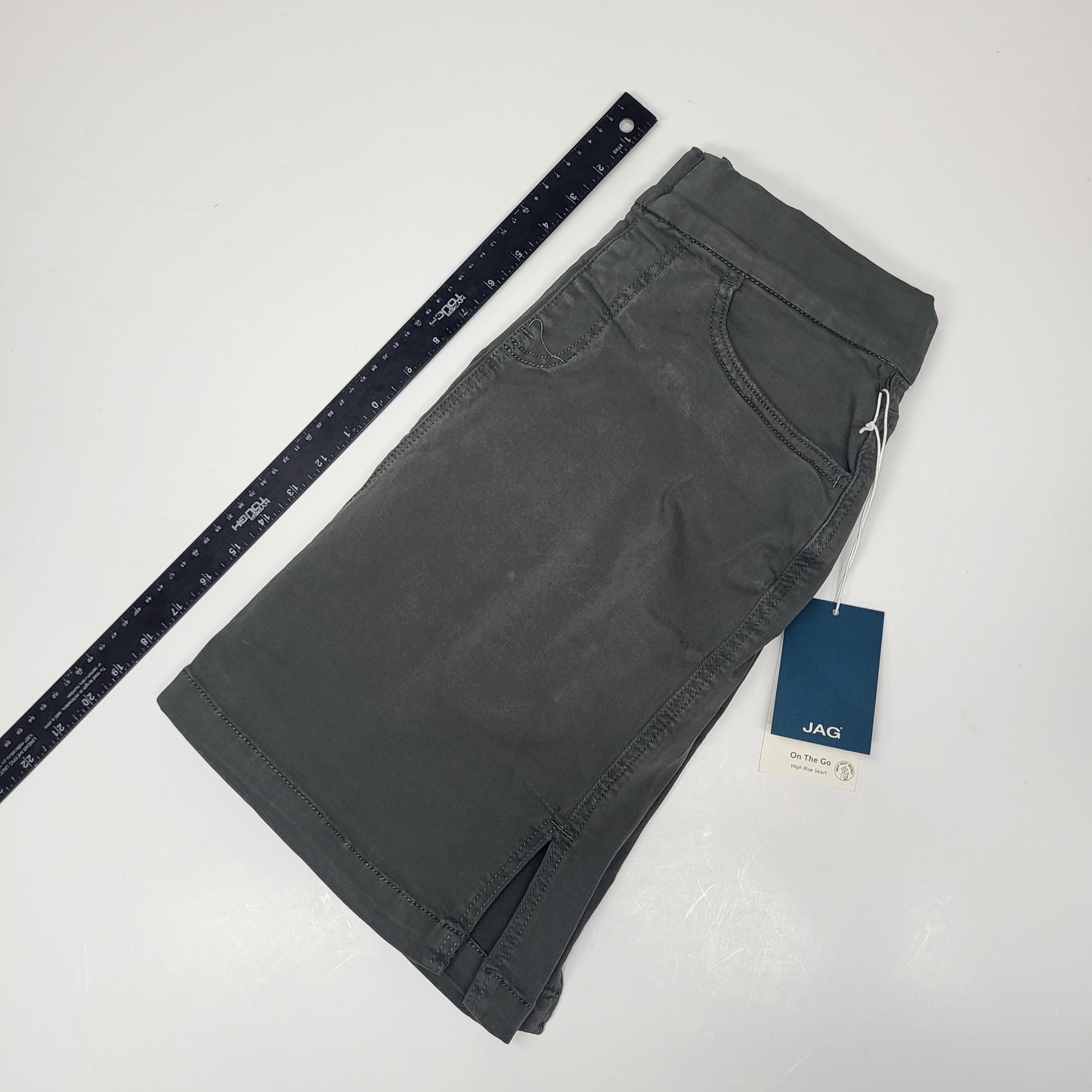 JAG On-the-go Mid Rise Pull-On Skort Womens Sz 5 Olive J3101AWL617