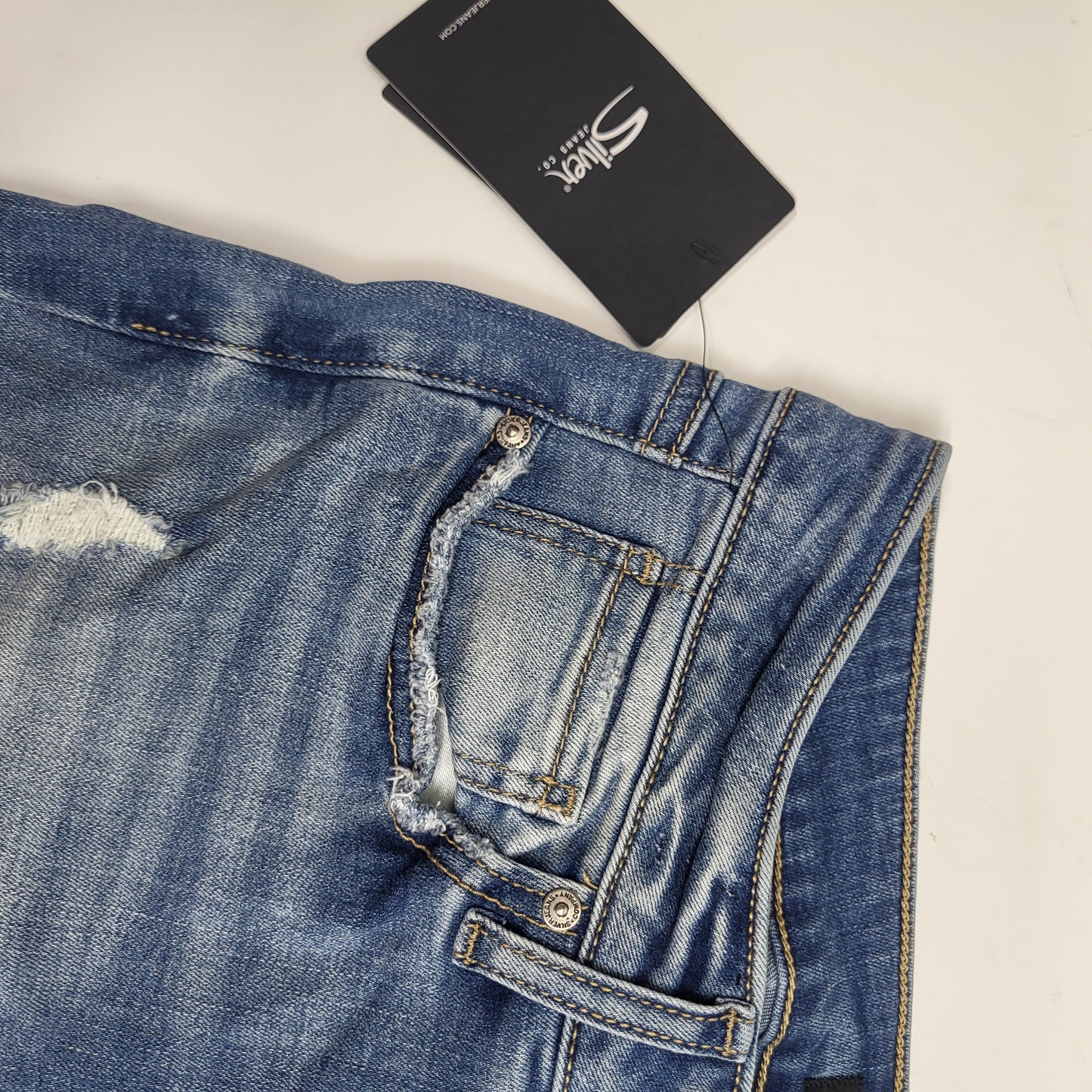 SILVER JEANS CO. Suki Curvy Fit Skinny Leg Eco Friendly Sz 31/29 Light Indigo