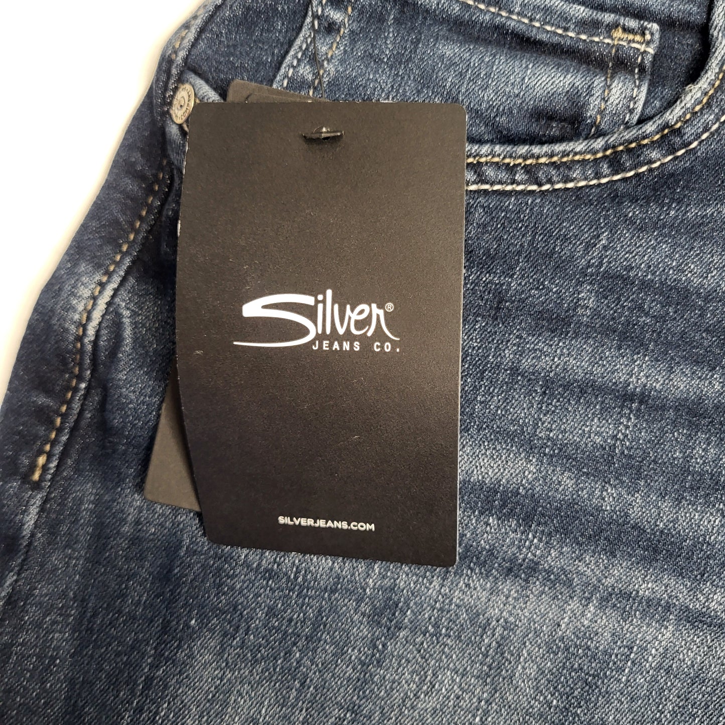SILVER JEANS CO. Avery High Rise Eco Friendly Shorts Sz 32/4 Indigo L54912EPX435