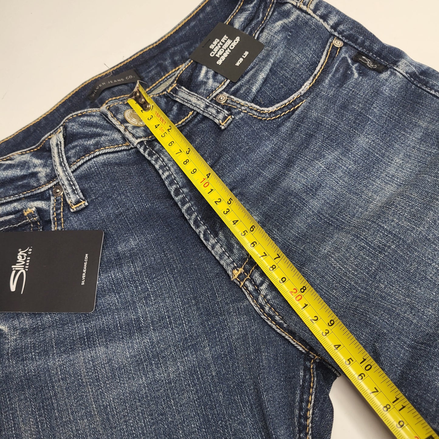 SILVER JEANS CO Suki Curvy Fit Mid Rise Skinny Crop Sz 29 Orlando L43975SCV384