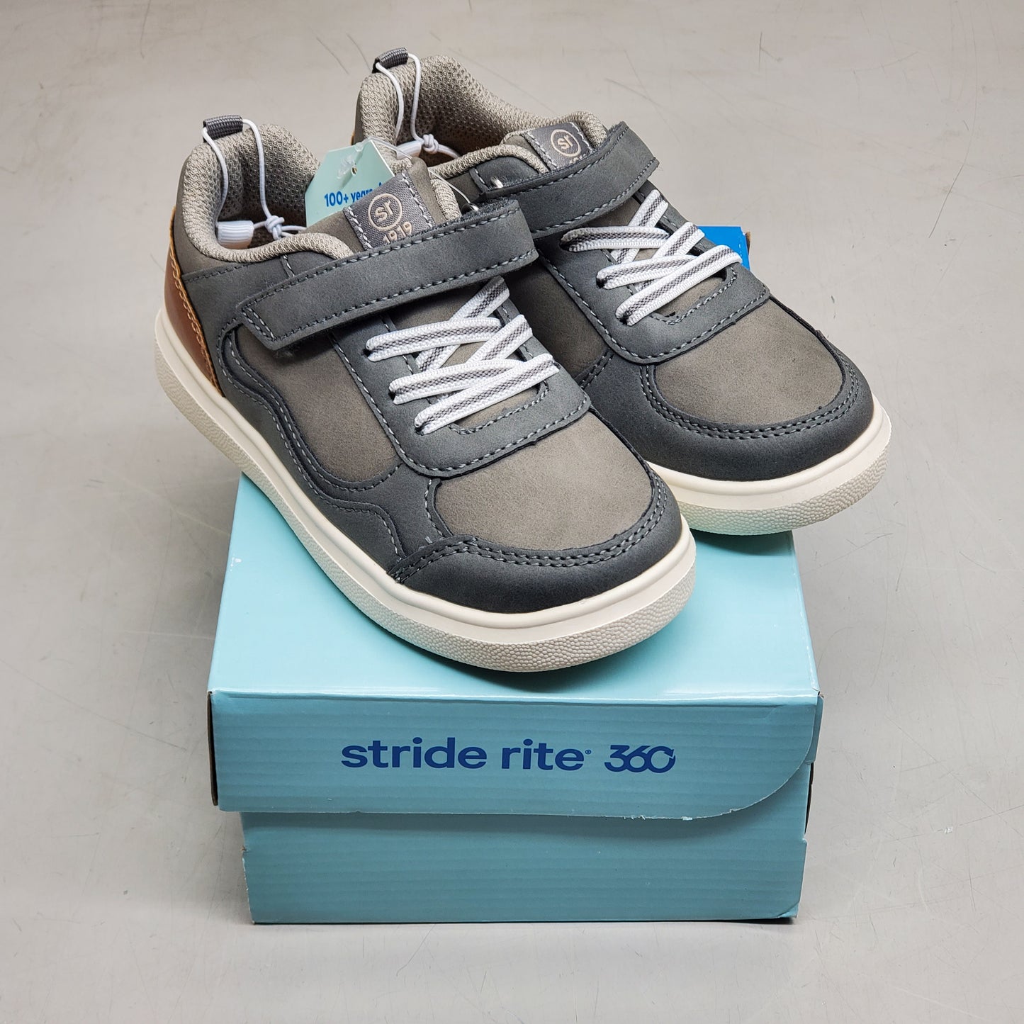 STRIDE RITE 360 Nate Dress Sneaker Shoes Kids SZ 6M Grey KB032101