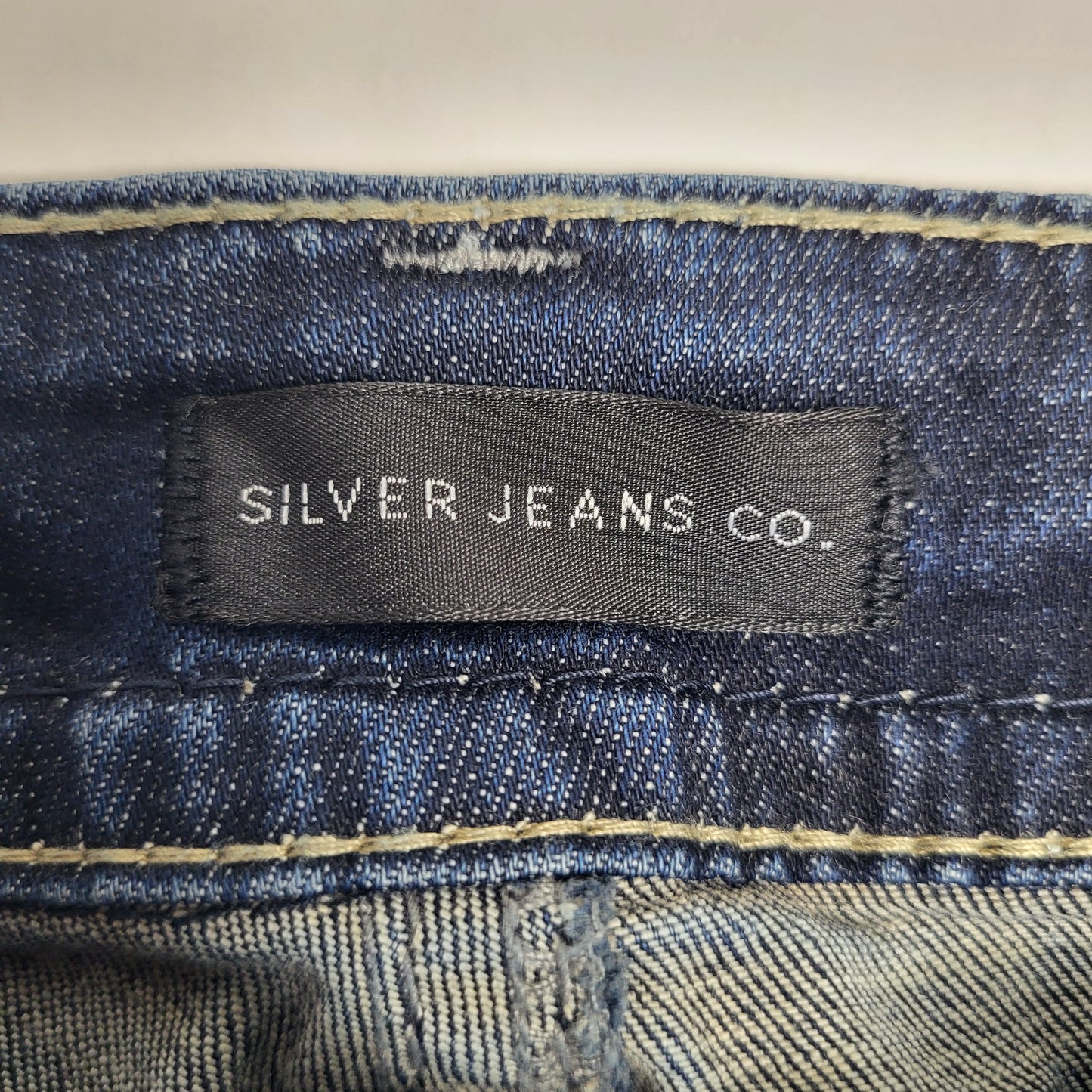 SILVER JEANS CO. Suki Curvy Fit Straight Leg 33/32 Indigo L93413SDI349