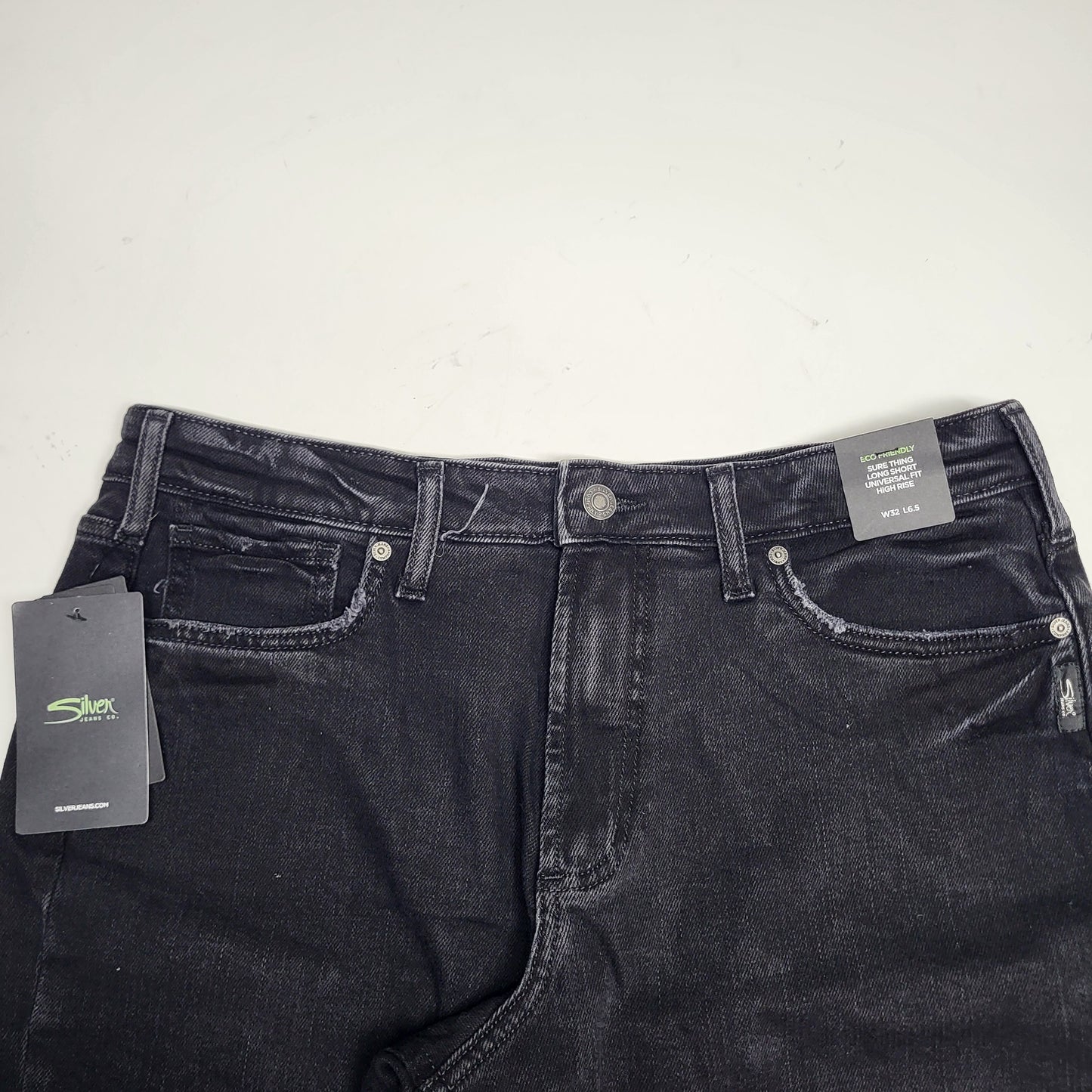 SILVER JEANS CO. Sure Thing Long Short Eco Friendly Sz 32/6.5 Black L28517BOA528