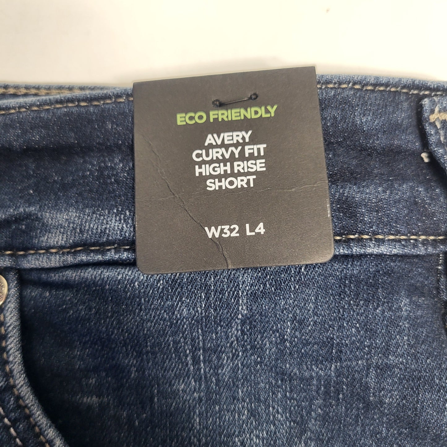 SILVER JEANS CO. Avery High Rise Eco Friendly Shorts Sz 32/4 Indigo L54912EPX435