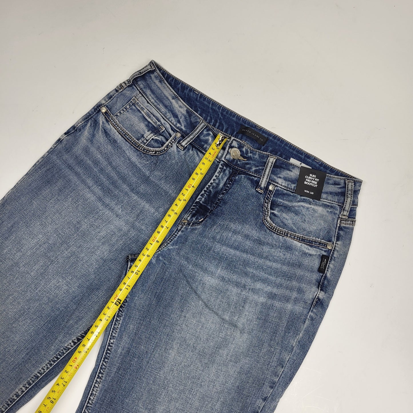 SILVER JEANS CO. Suki Curvy Fit Mid Rise Bootcut 34/33 Light Indigo L93719EDK261