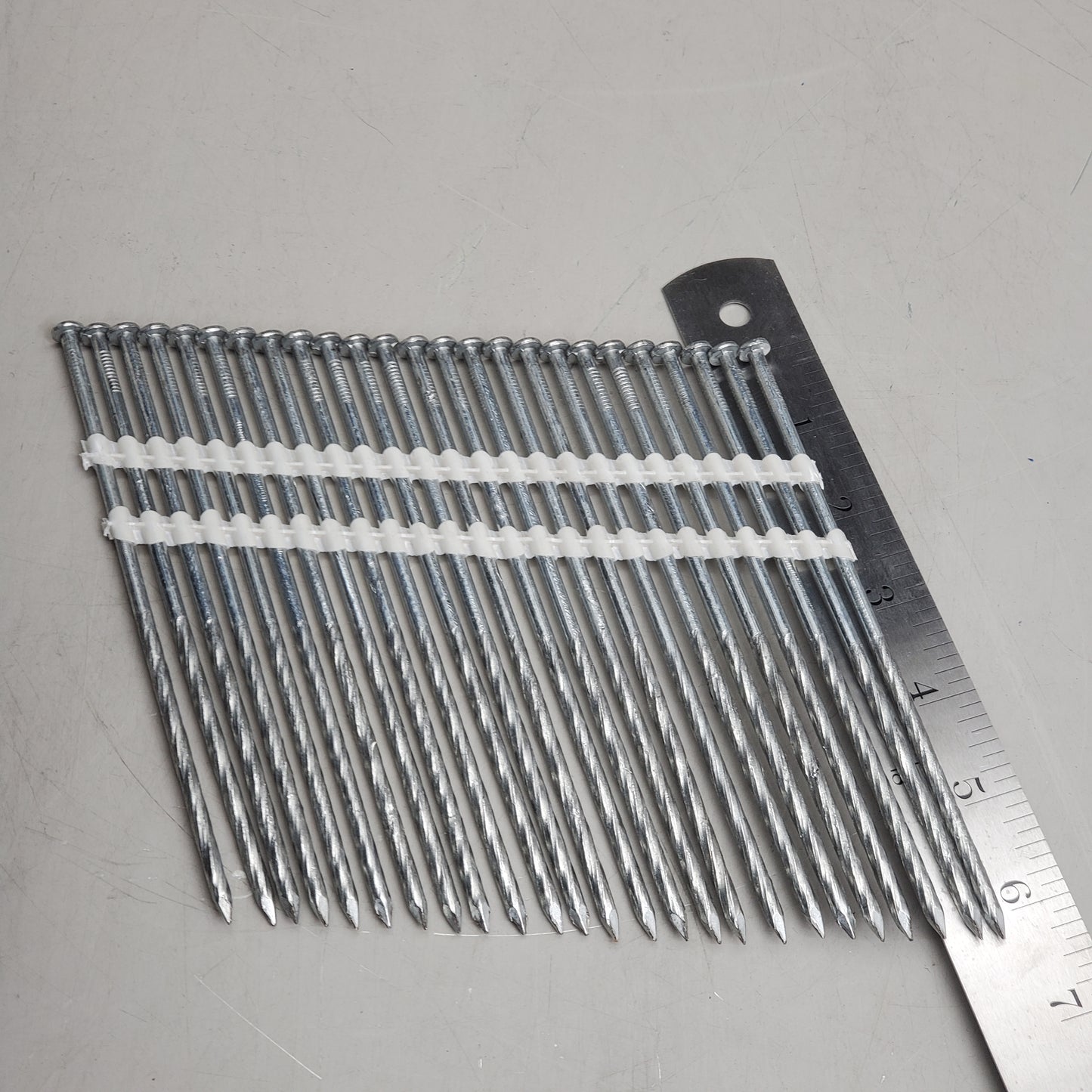 SPECIALTY Hot Dip Galvanized Plastic Strip Nails Screw Shank 6-1/4"x.162 A614162ADOJ