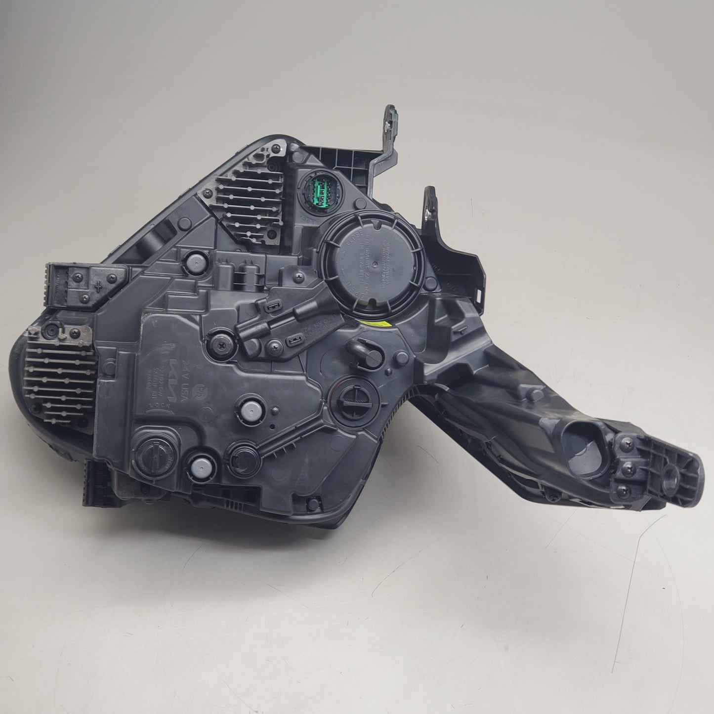 KIA Genuine Right Hand Lamp Headlight Sportage 2023-24 92102-DW000