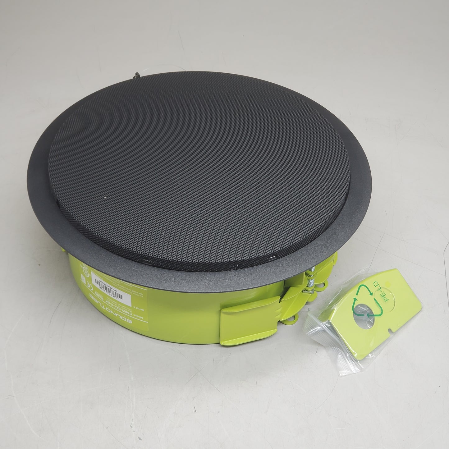 SOUNDTUBE 2-way In Ceiling Speaker Short Can 6" Black Cover CM62-EZS-II-BK