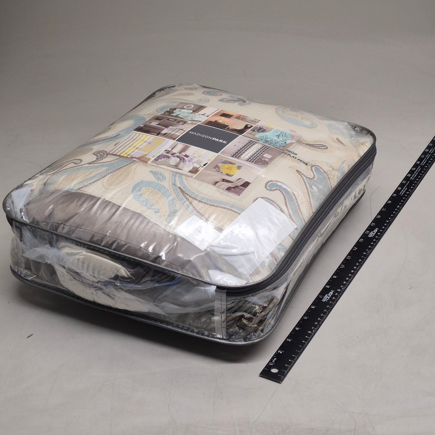 MADISON PARK Angel Wrap Duvet Cover Set Full/Queen Aubrey Paisley Taupe CS58-0316