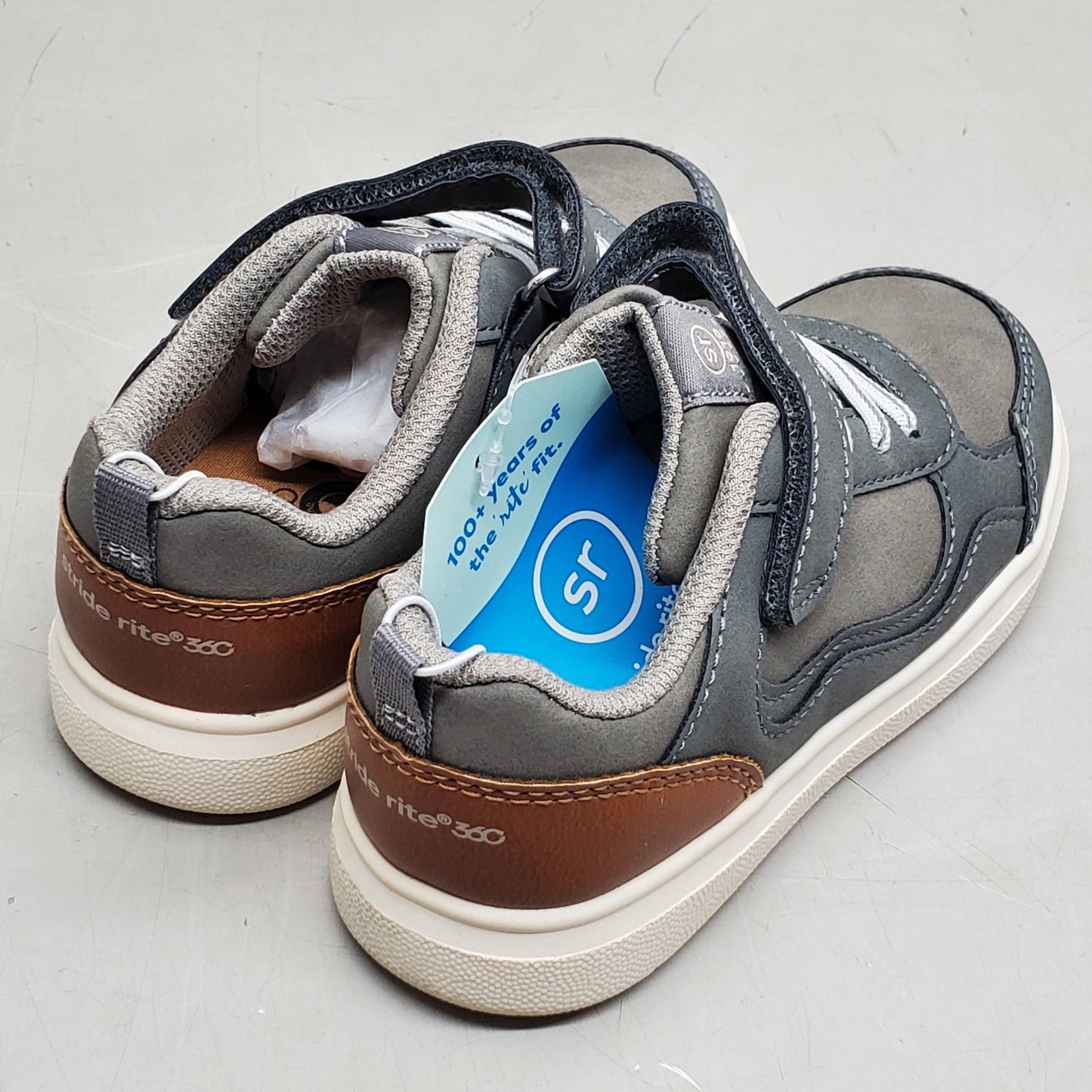 STRIDE RITE 360 Nate Dress Sneaker Shoes Kids SZ 6M Grey KB032101
