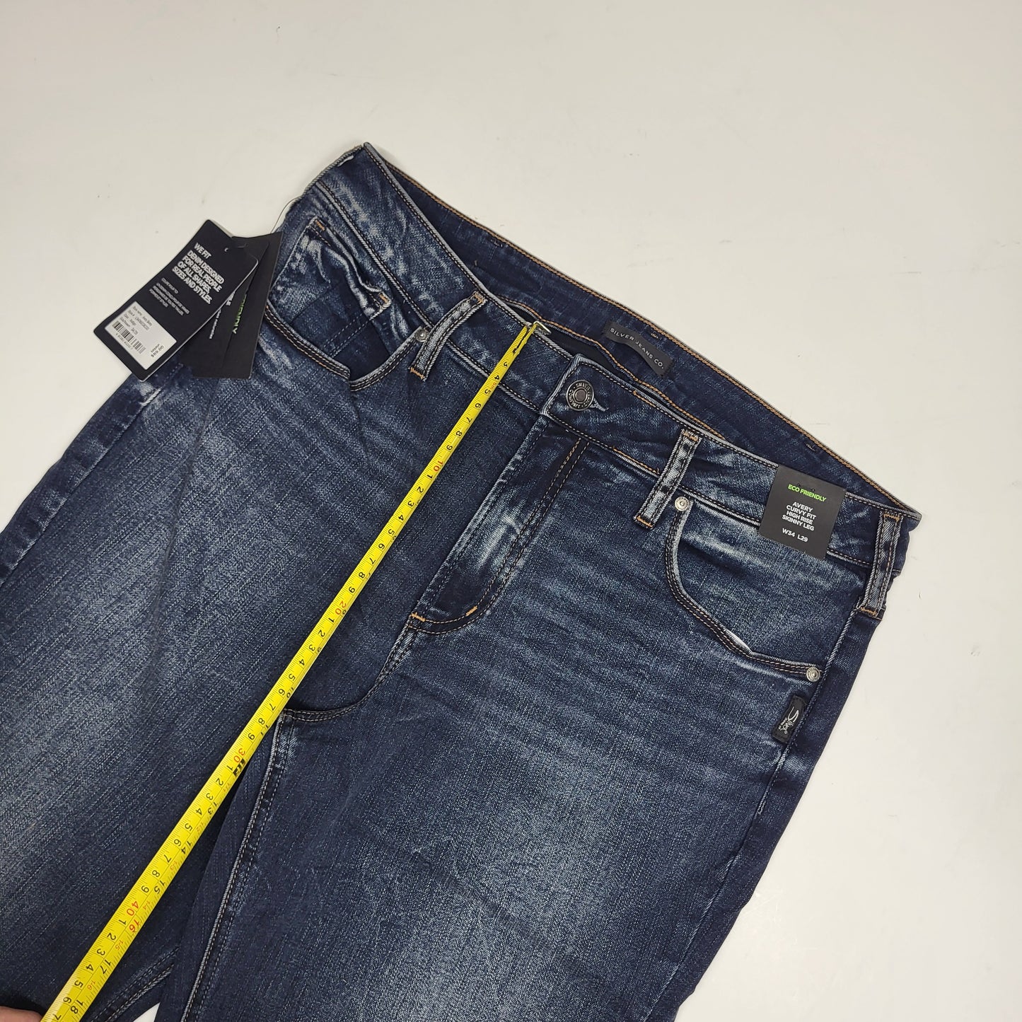 SILVER JEANS CO. Avery Curvy Fit High Rise Skinny Leg Eco Friendly Sz 34/29 Indigo