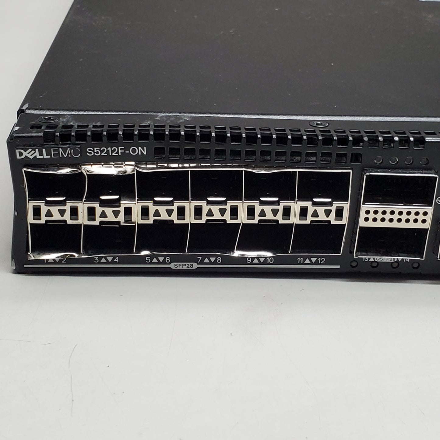 DELL EMC 12x25GB SFP28 3x100GB Front-to-Back Airflow Switch S5212F-ON (Damaged)