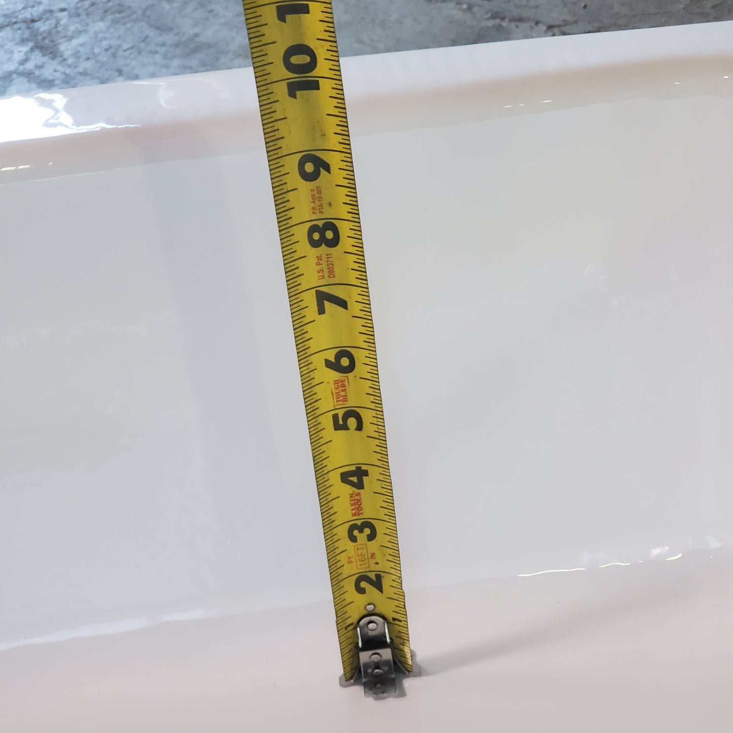 CECO Leilani Single Bowl Farmhouse Undermount Kitchen Sink 33.5" x 20" x 9.5" White 755-UM-FS-20