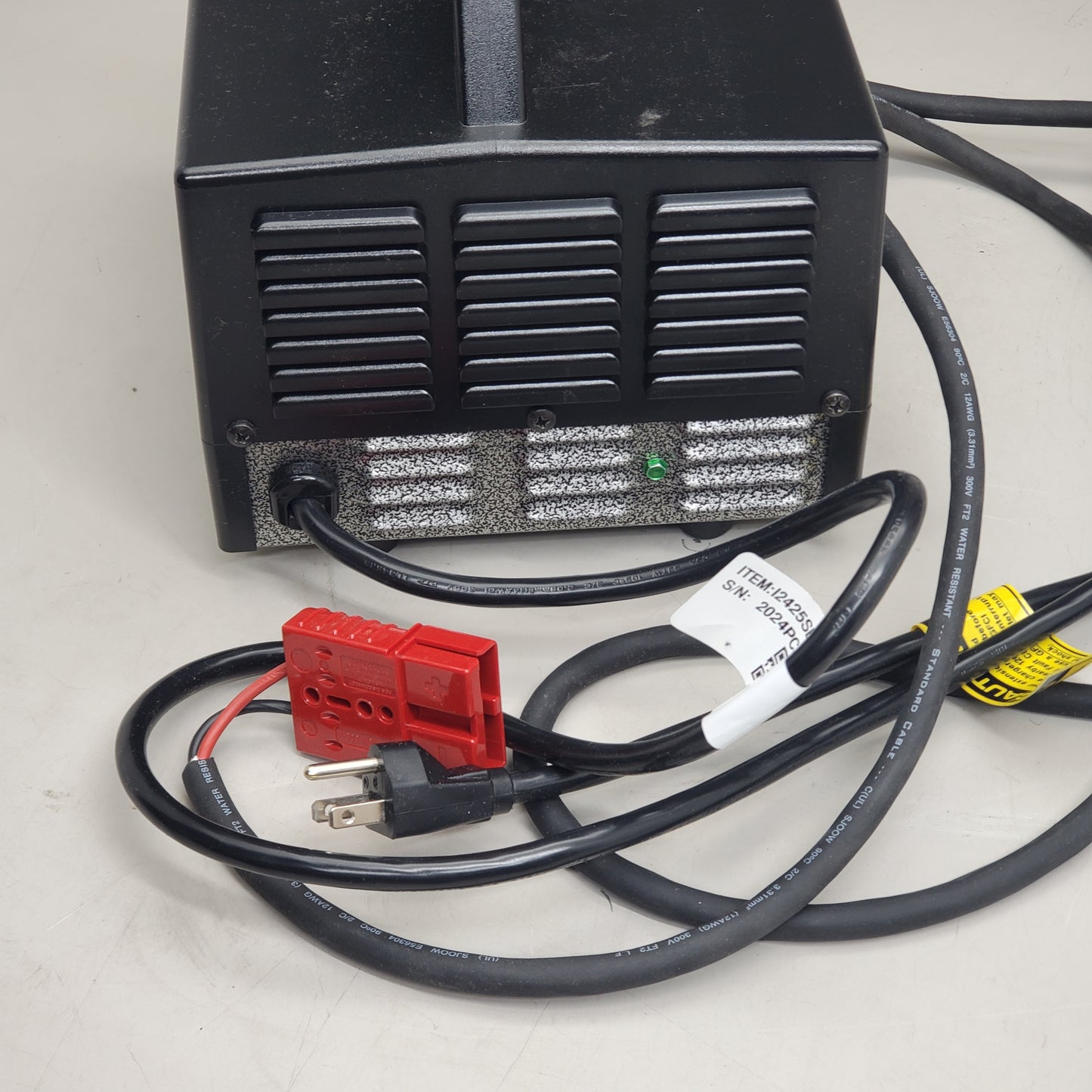 PRO CHARGING SYSTEMS Eagle Performance 24 Volt 25 Amp Model 2425 VS14224
